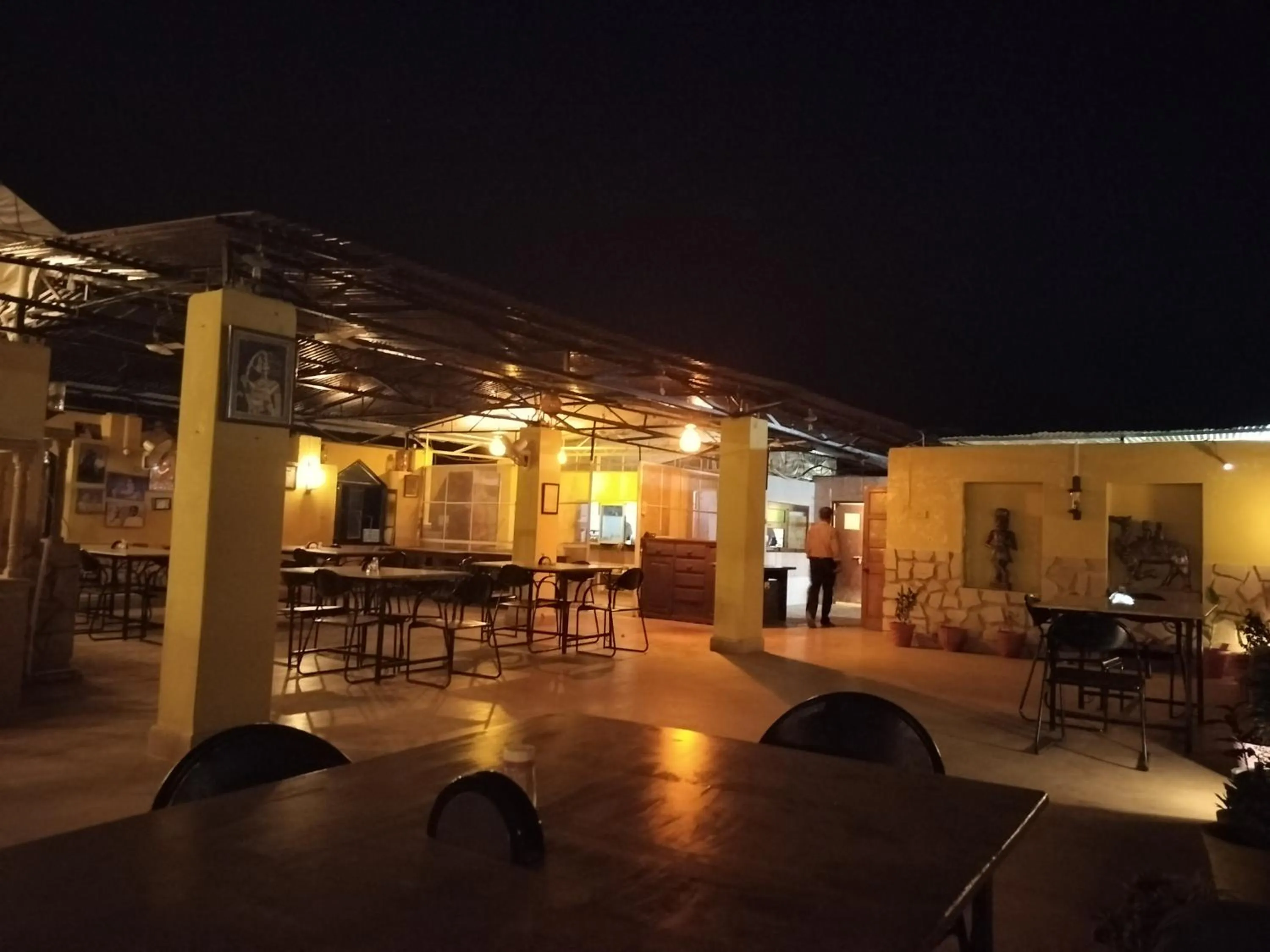 Restaurant/places to eat in The Elite Castle