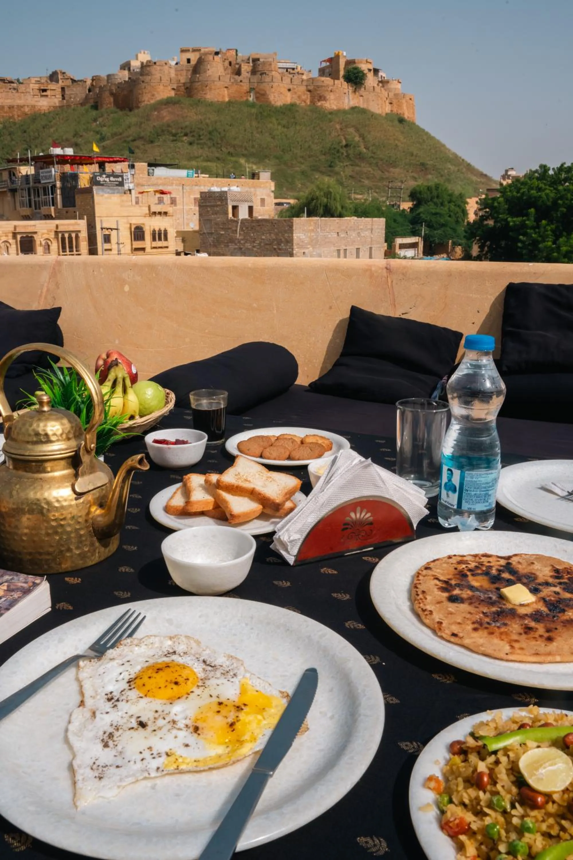 Restaurant/places to eat in The Elite Castle