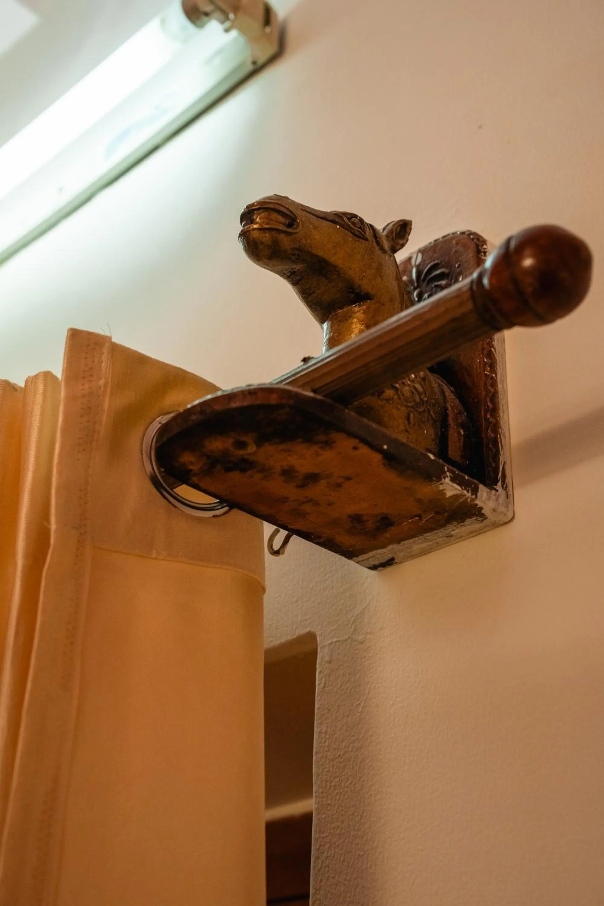 Restaurant/places to eat in The Elite Castle