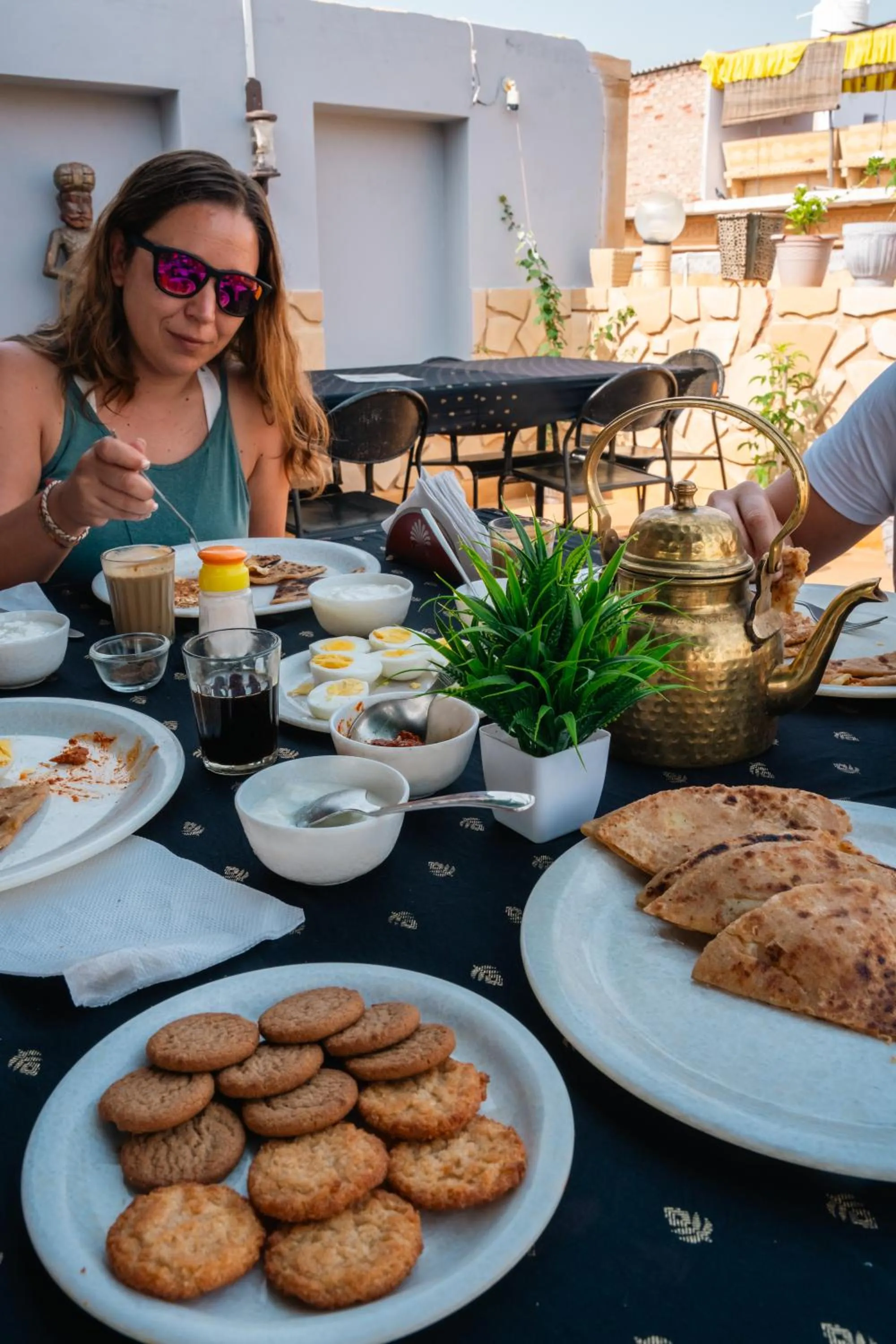 Restaurant/places to eat in The Elite Castle