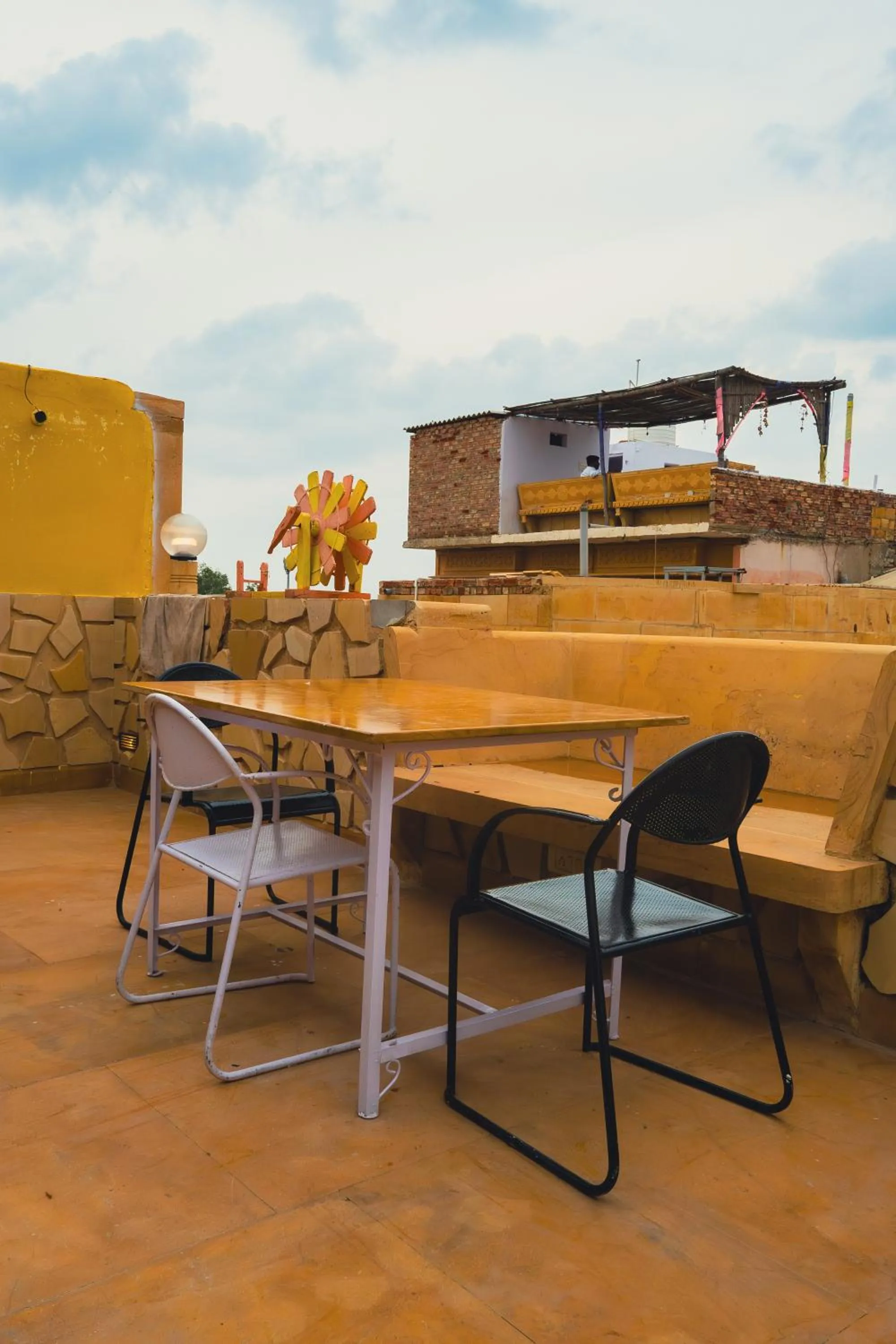 Restaurant/places to eat in The Elite Castle