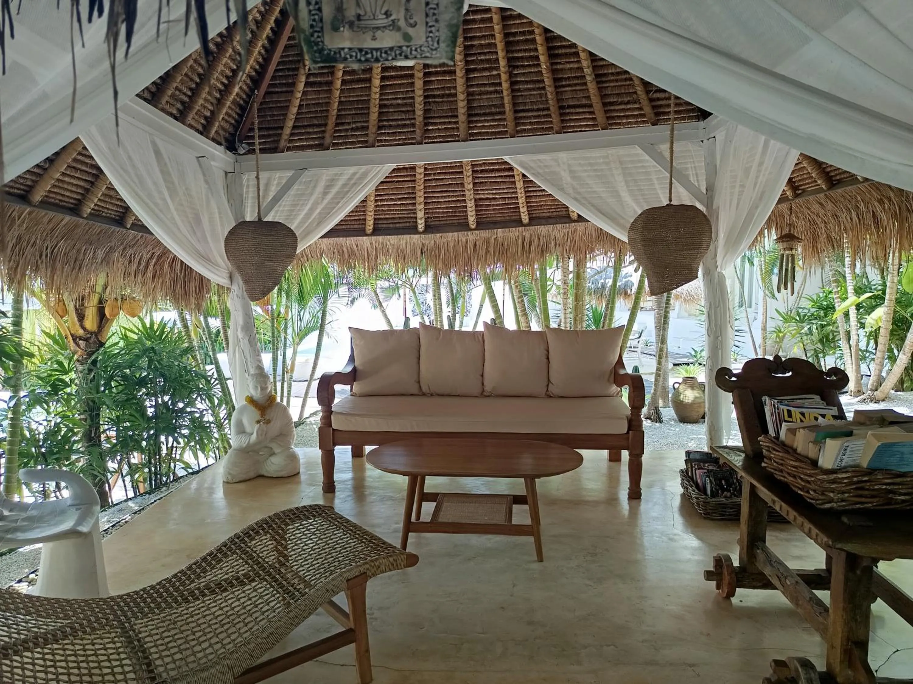 Seating area in Sal Secret Spot