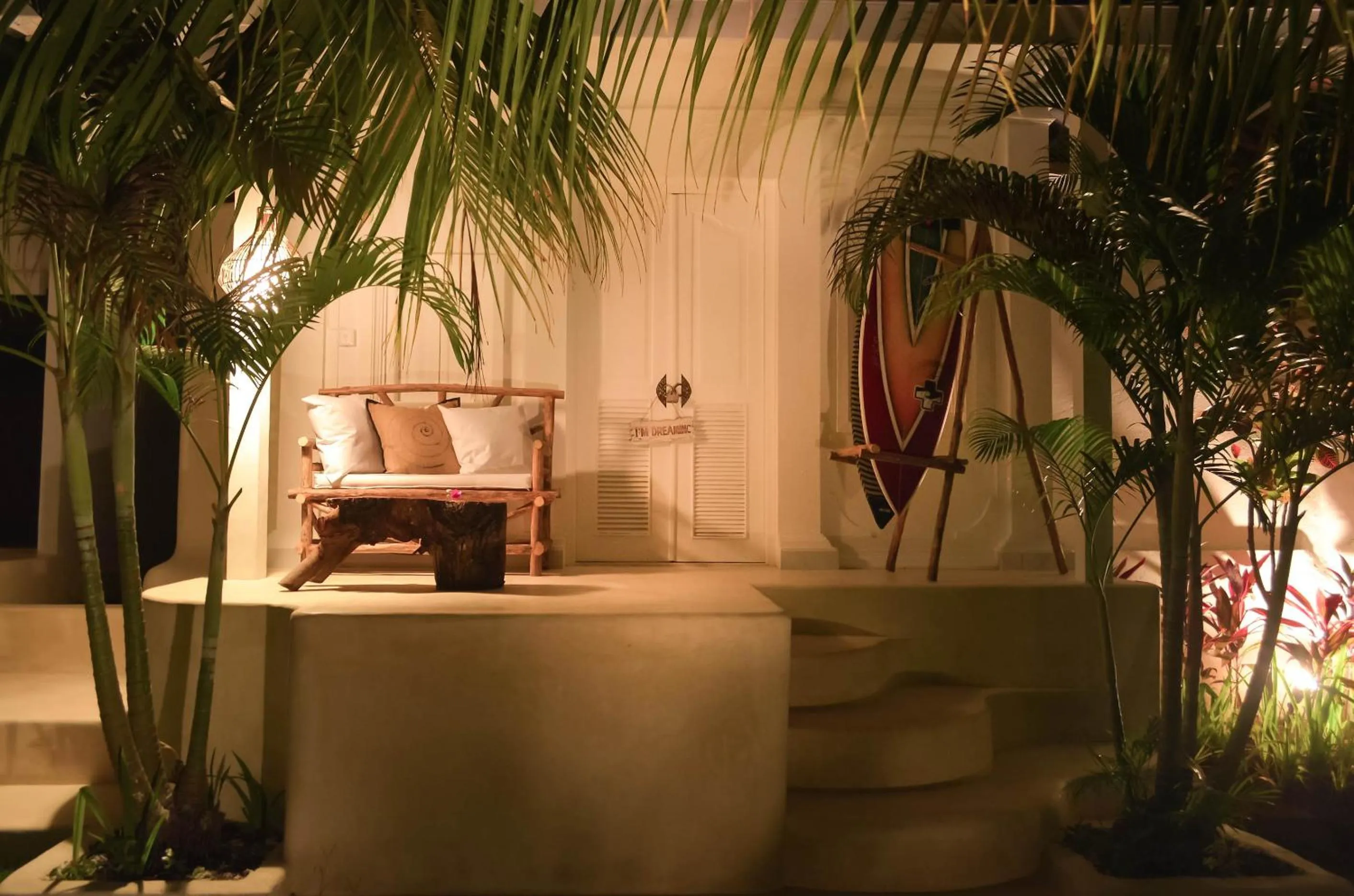 Facade/entrance in Sal Secret Spot