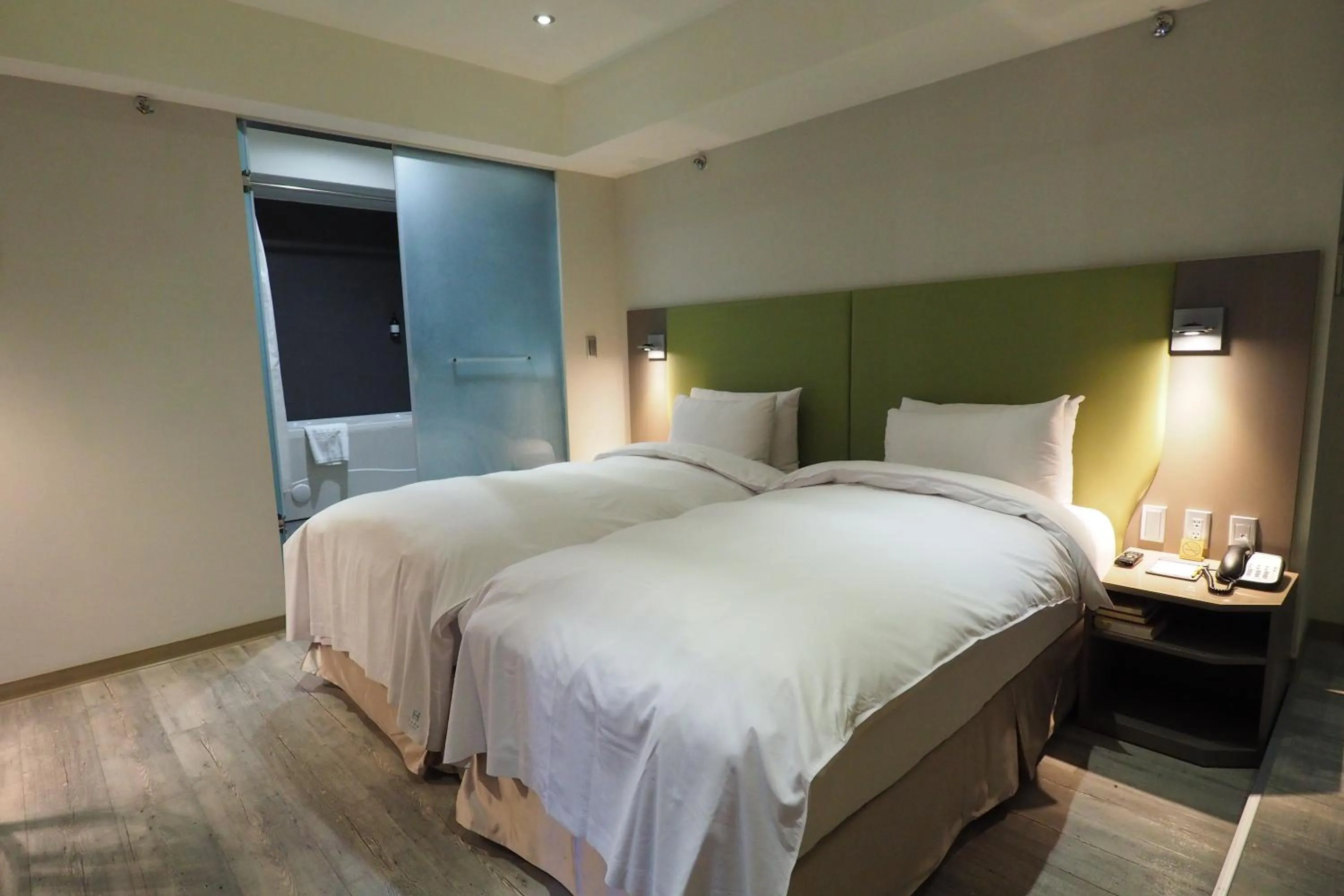 Bedroom, Bed in Horizon Inn