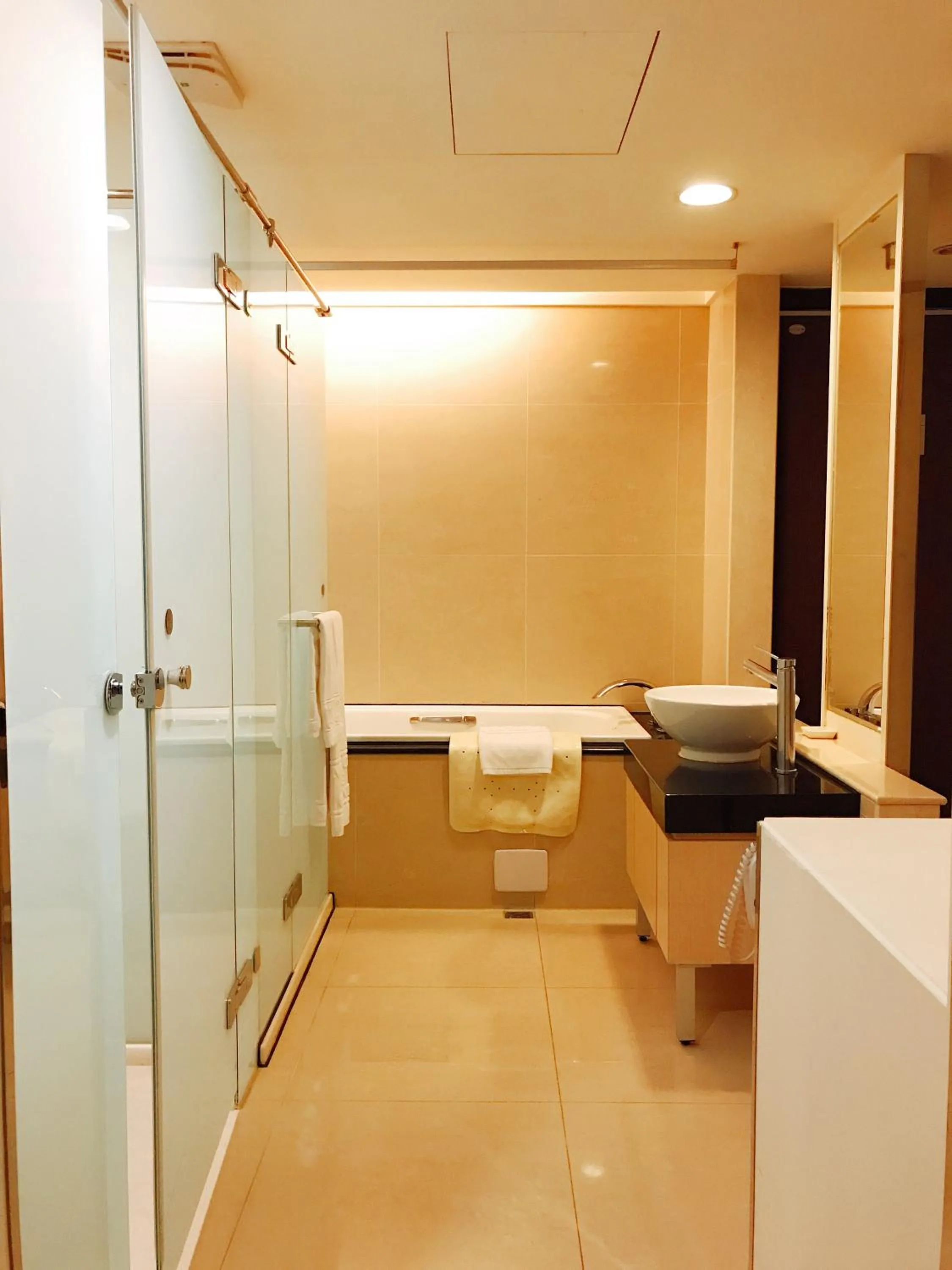 Bathroom in Golden Tulip Zhong Xin Hotel Taichung