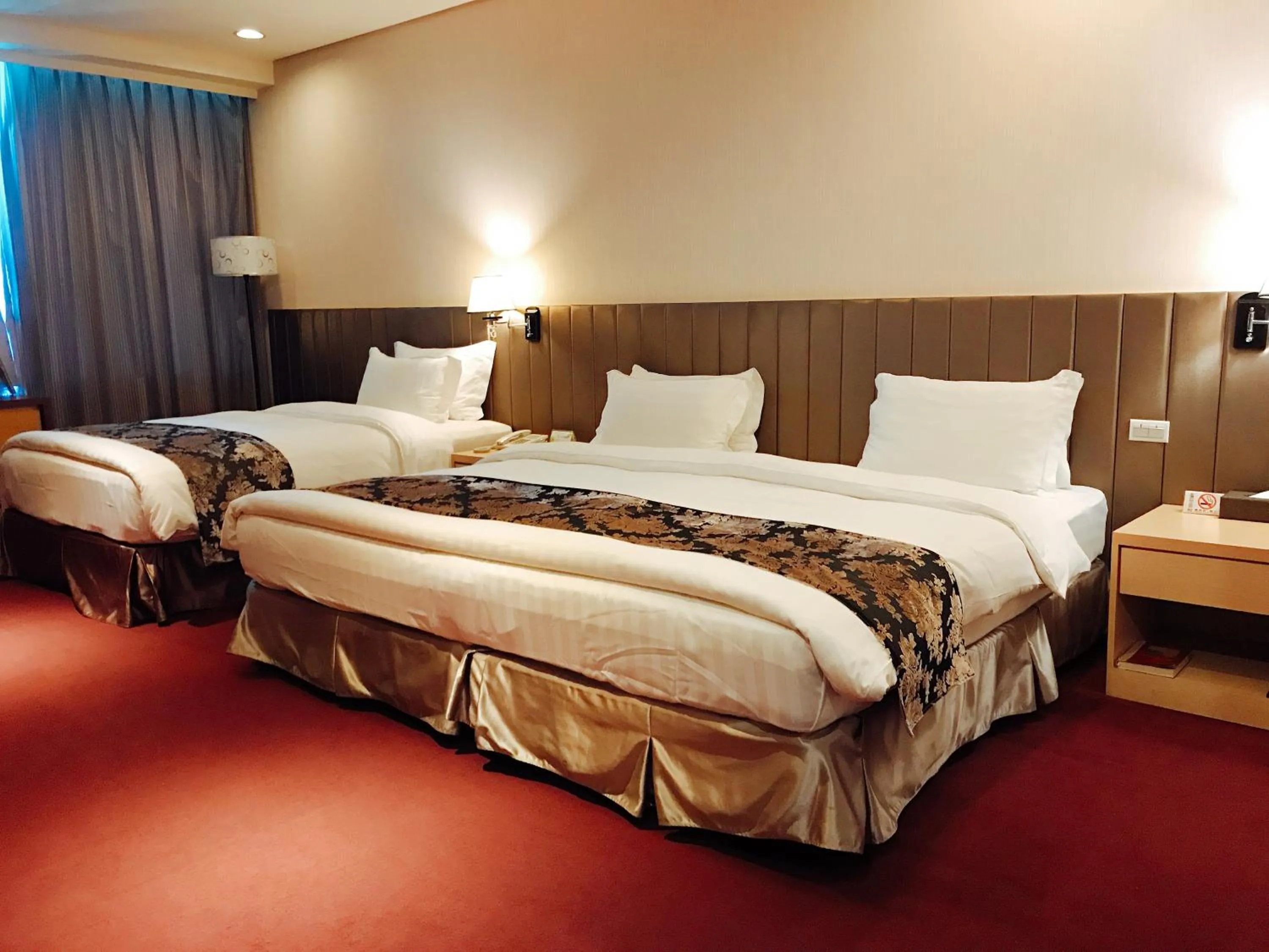 Bedroom, Bed in Golden Tulip Zhong Xin Hotel Taichung