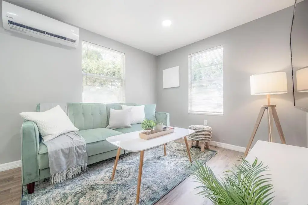 Newly Renovated Couple’s Retreat 2Bd/1B with King Bed Newly Renovated Couple’s Retreat 2Bd/1B with King Bed
