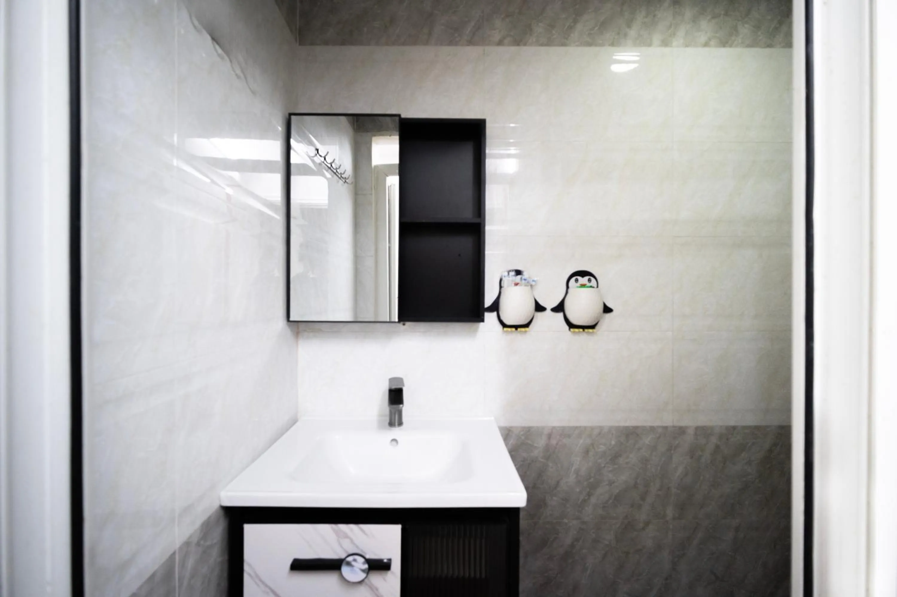 Shower in CROWNE BUI VIEN Hotel