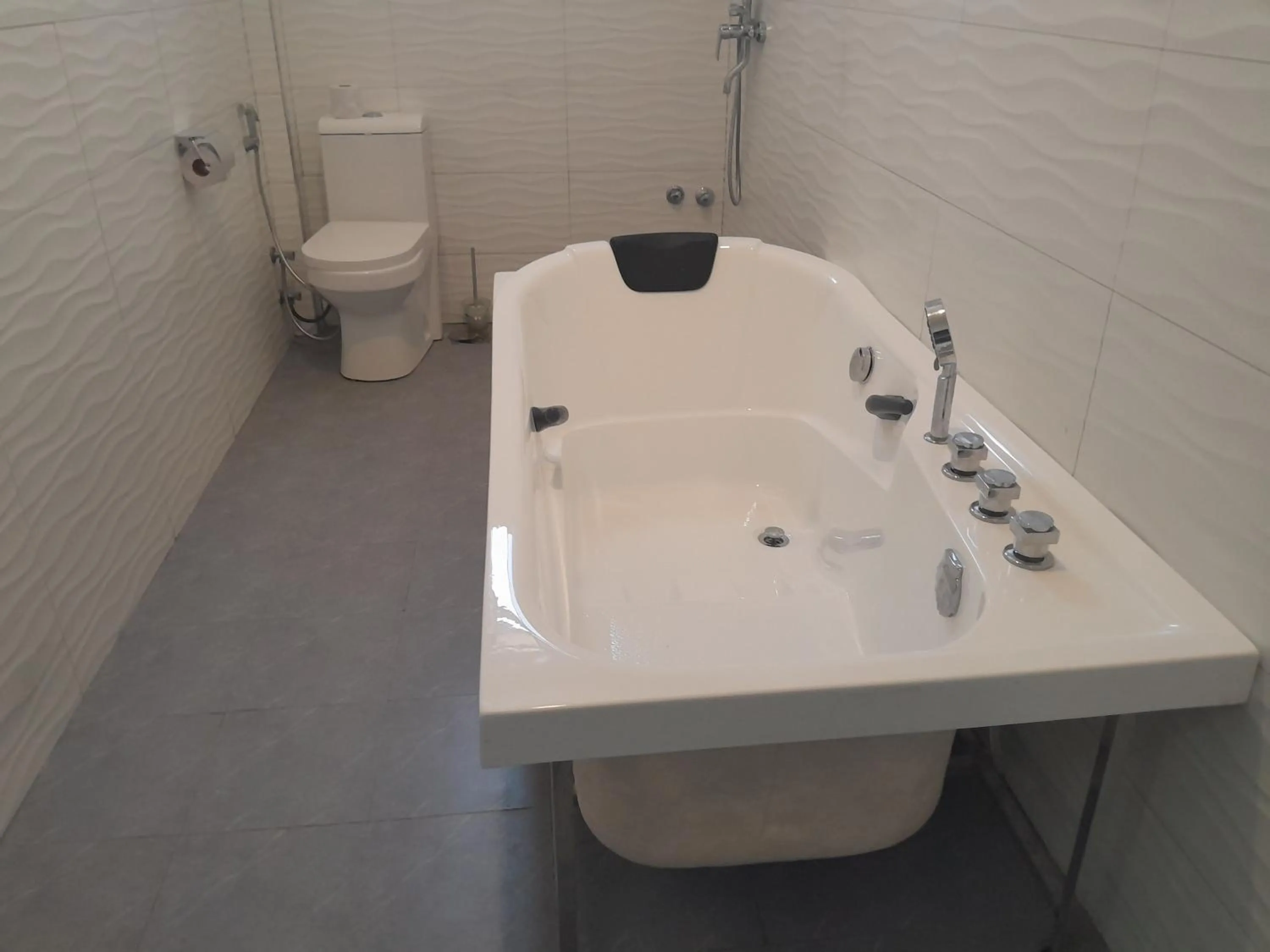 Toilet in VEGAS LUXURY HOTEL