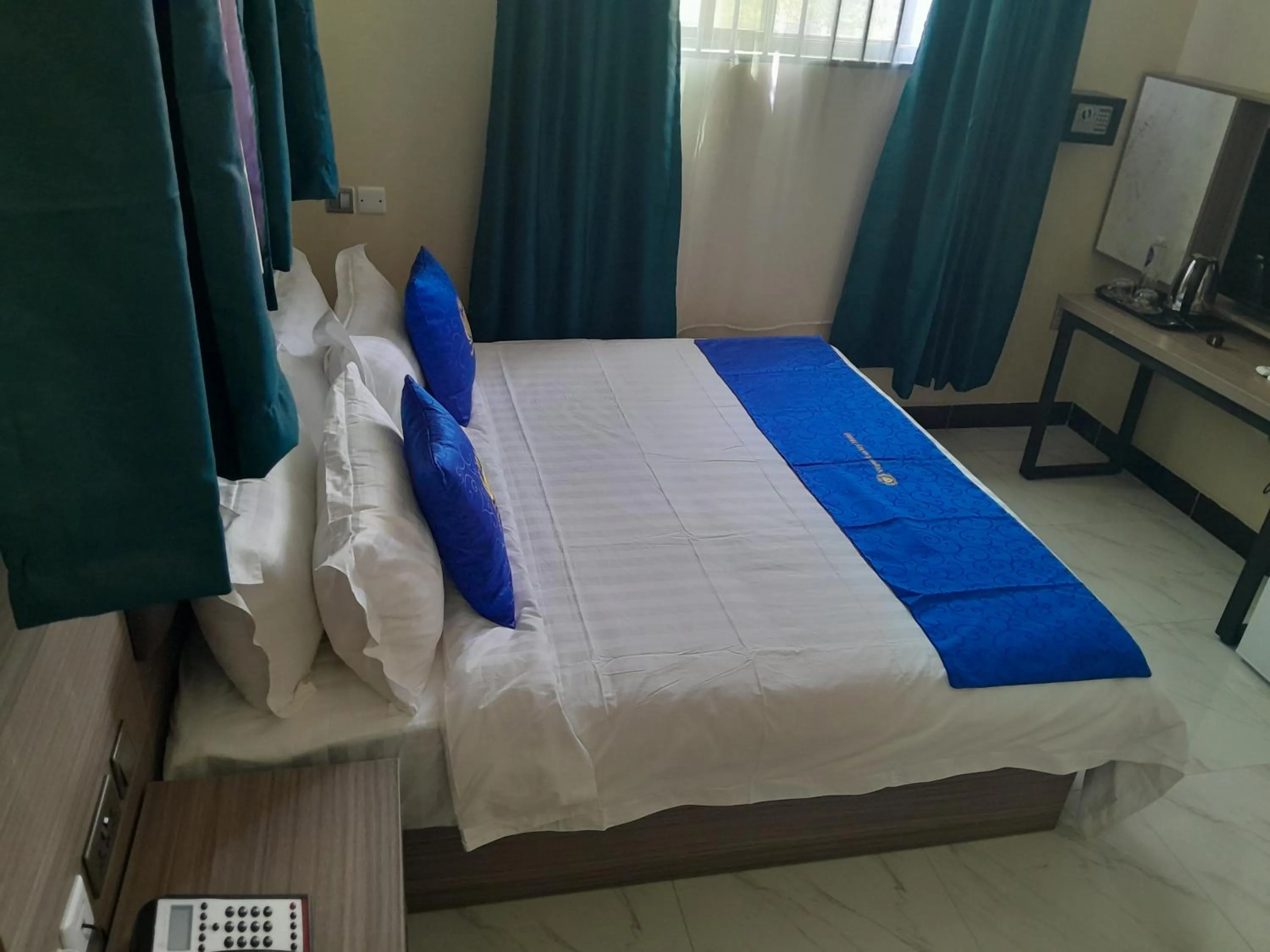 Bed in VEGAS LUXURY HOTEL