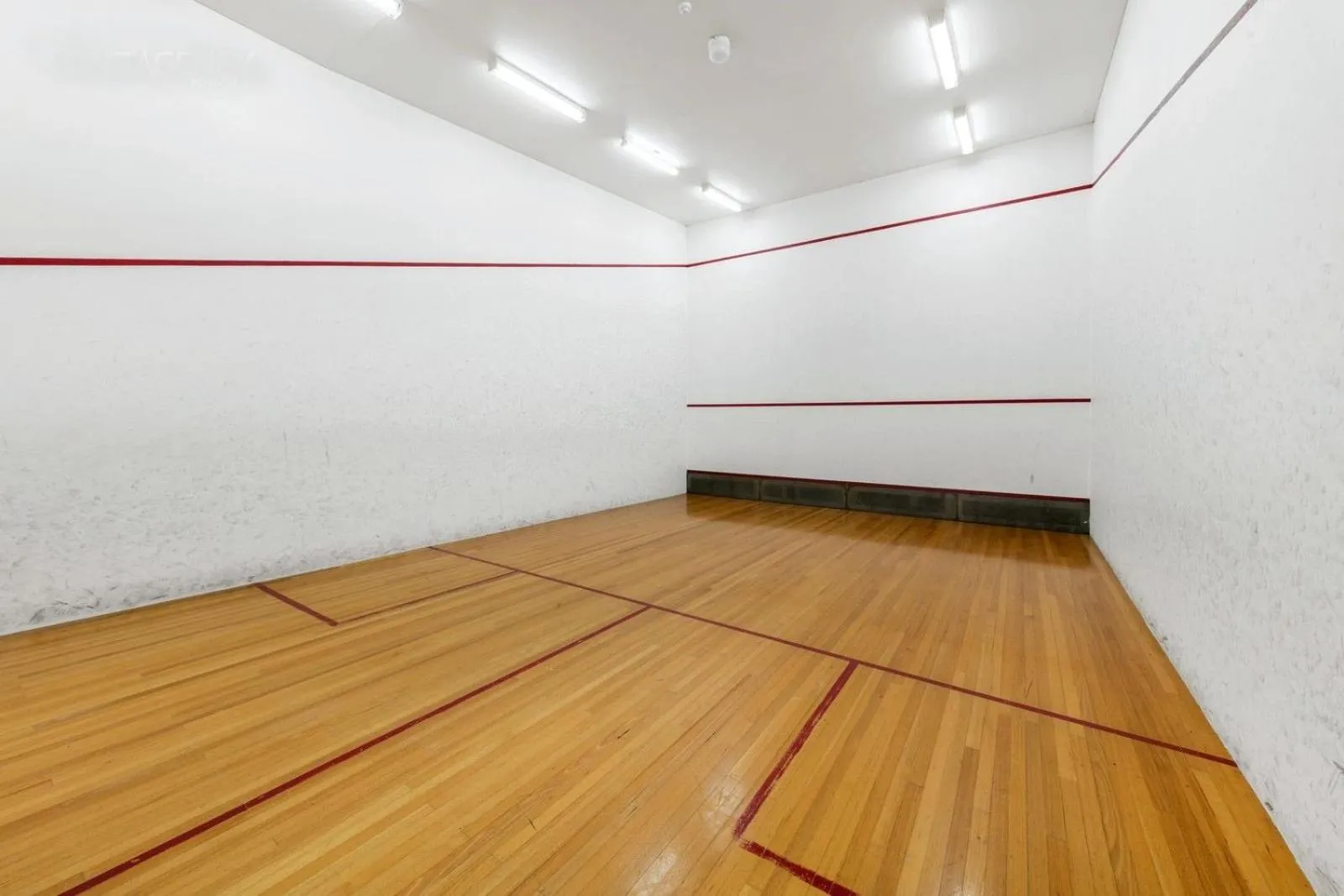 Squash in Portsea Village Resort