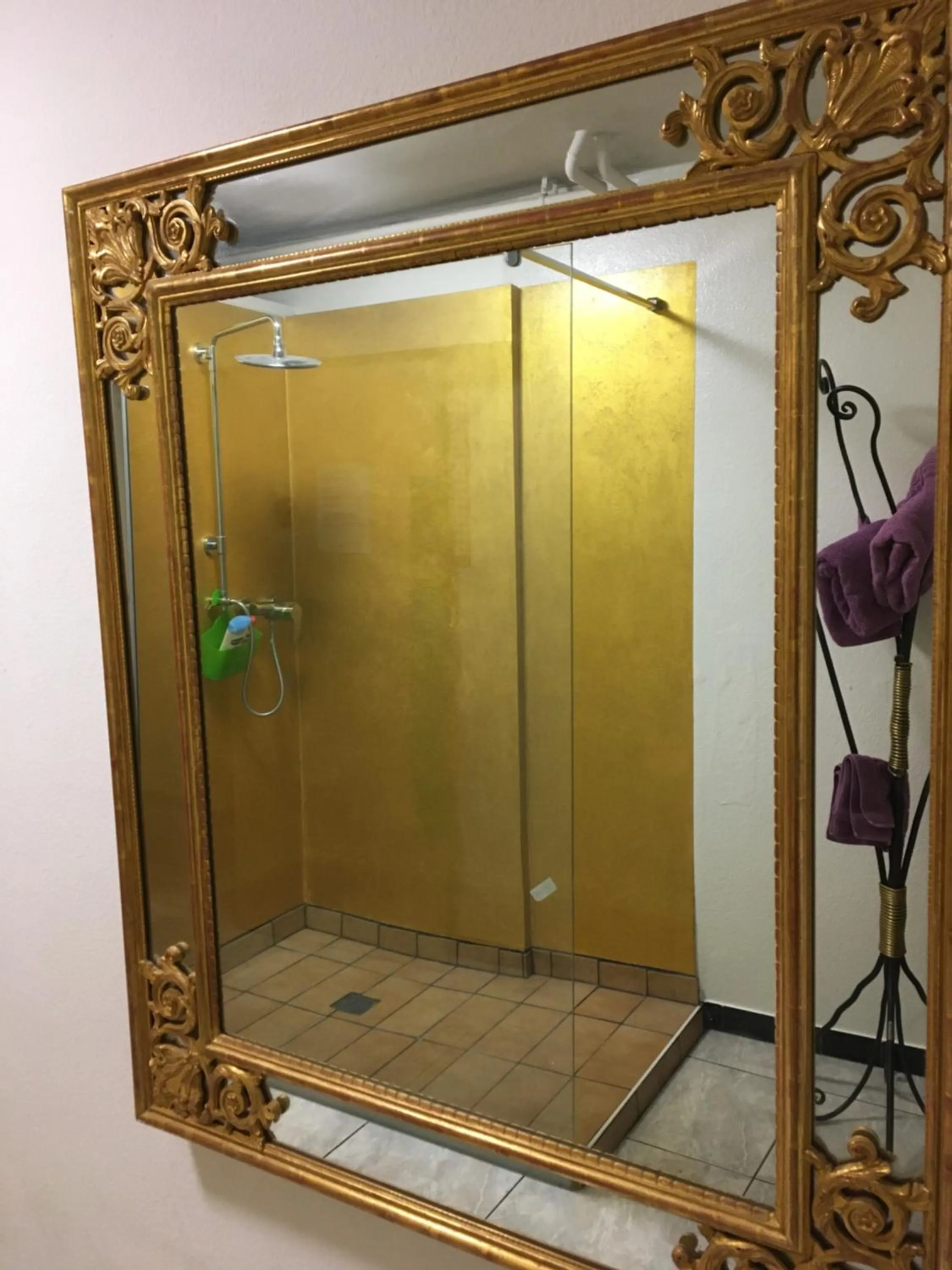 Shower in BnB122 bed&breakfast