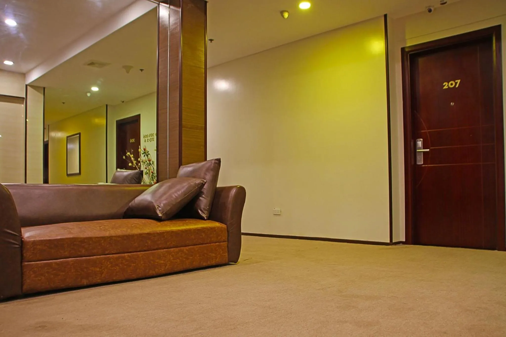 Seating area in Palawan Uno Hotel