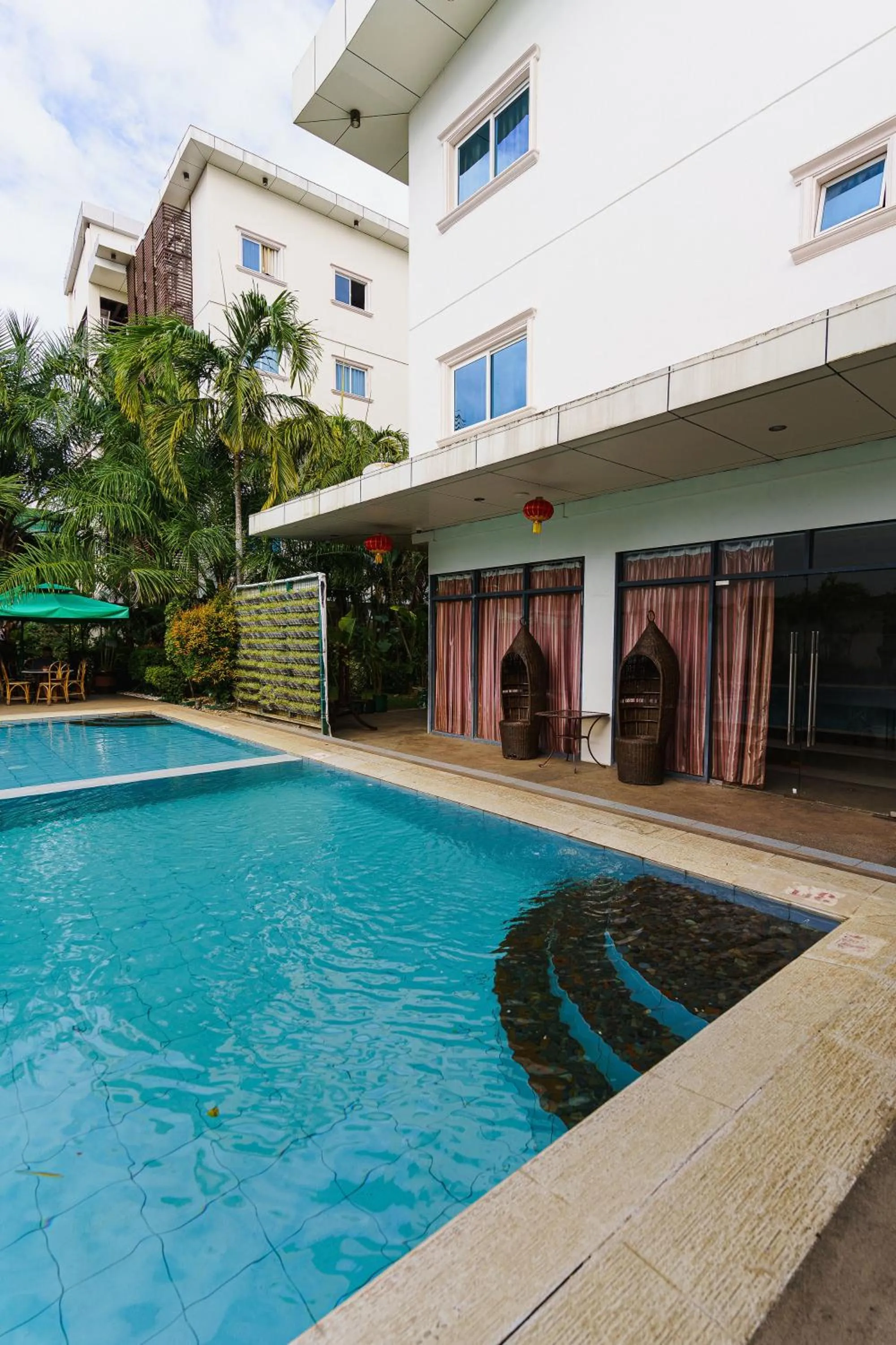 Property building in Palawan Uno Hotel