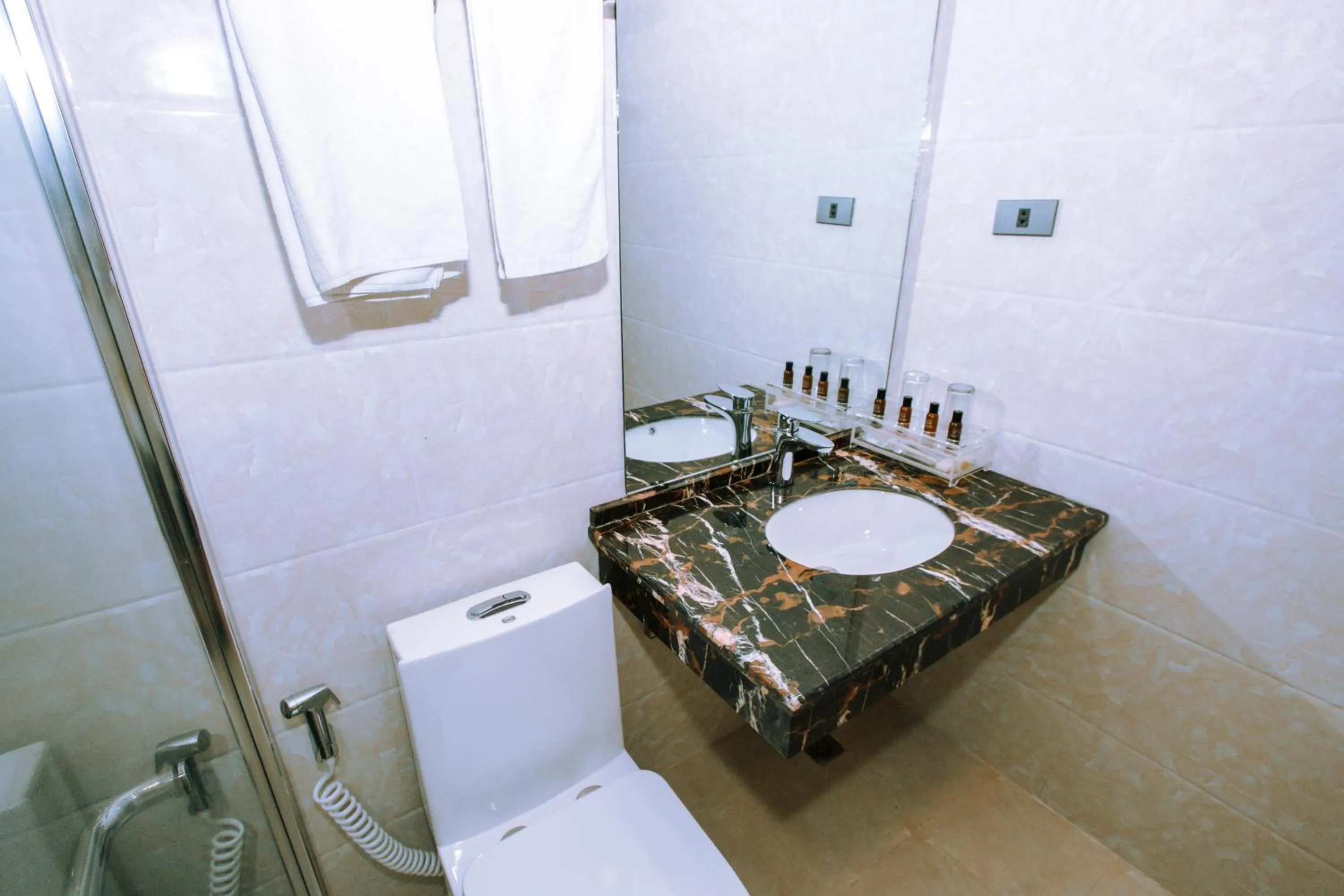 Bathroom in Palawan Uno Hotel