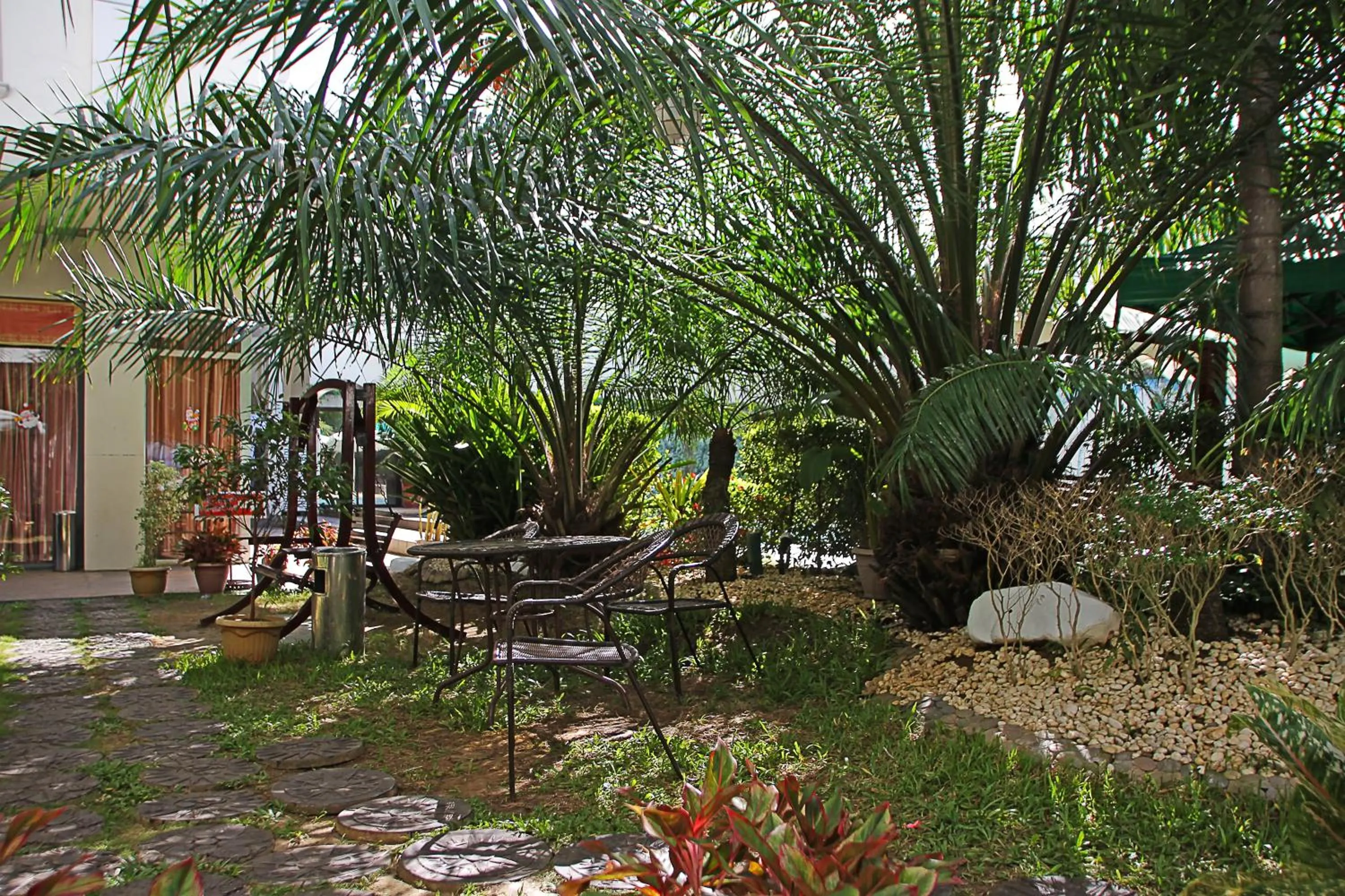Garden in Palawan Uno Hotel