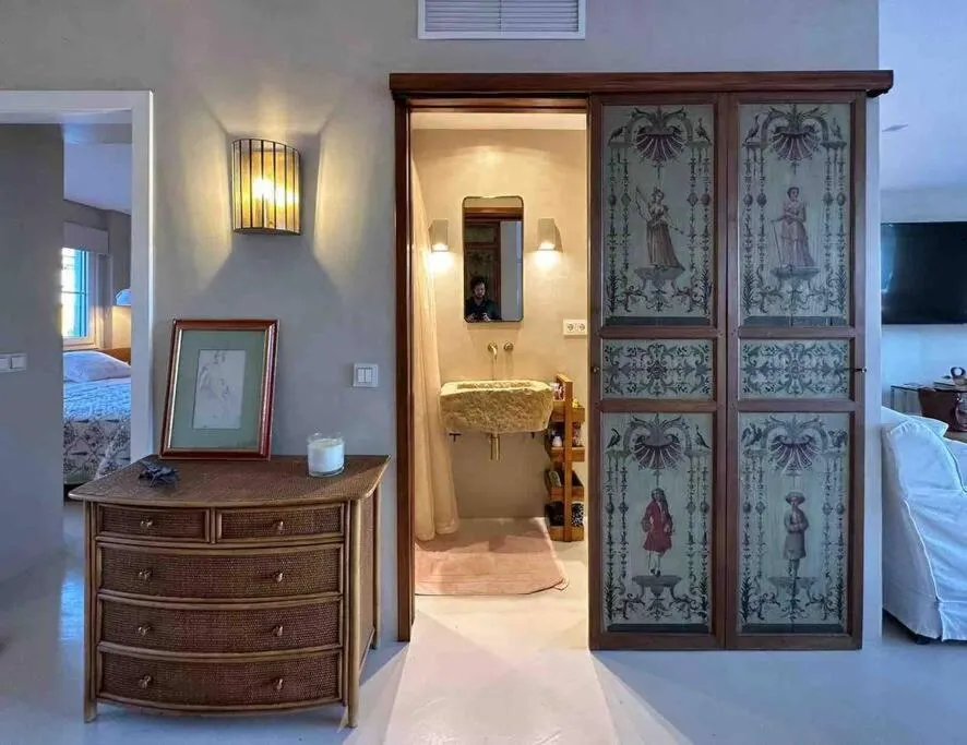 Bathroom, Bed in Modern 2 bedroom in Marbella Real