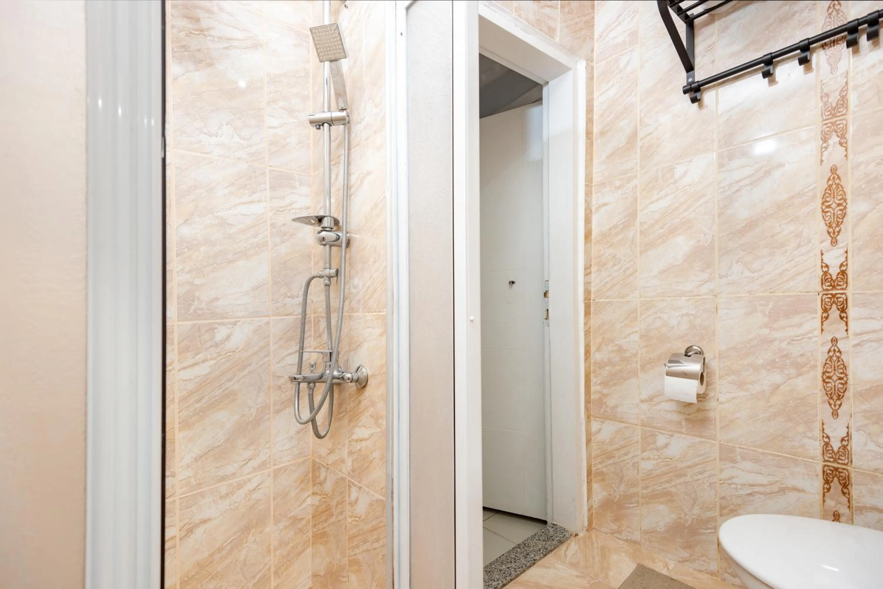 Shower in Istanbul House