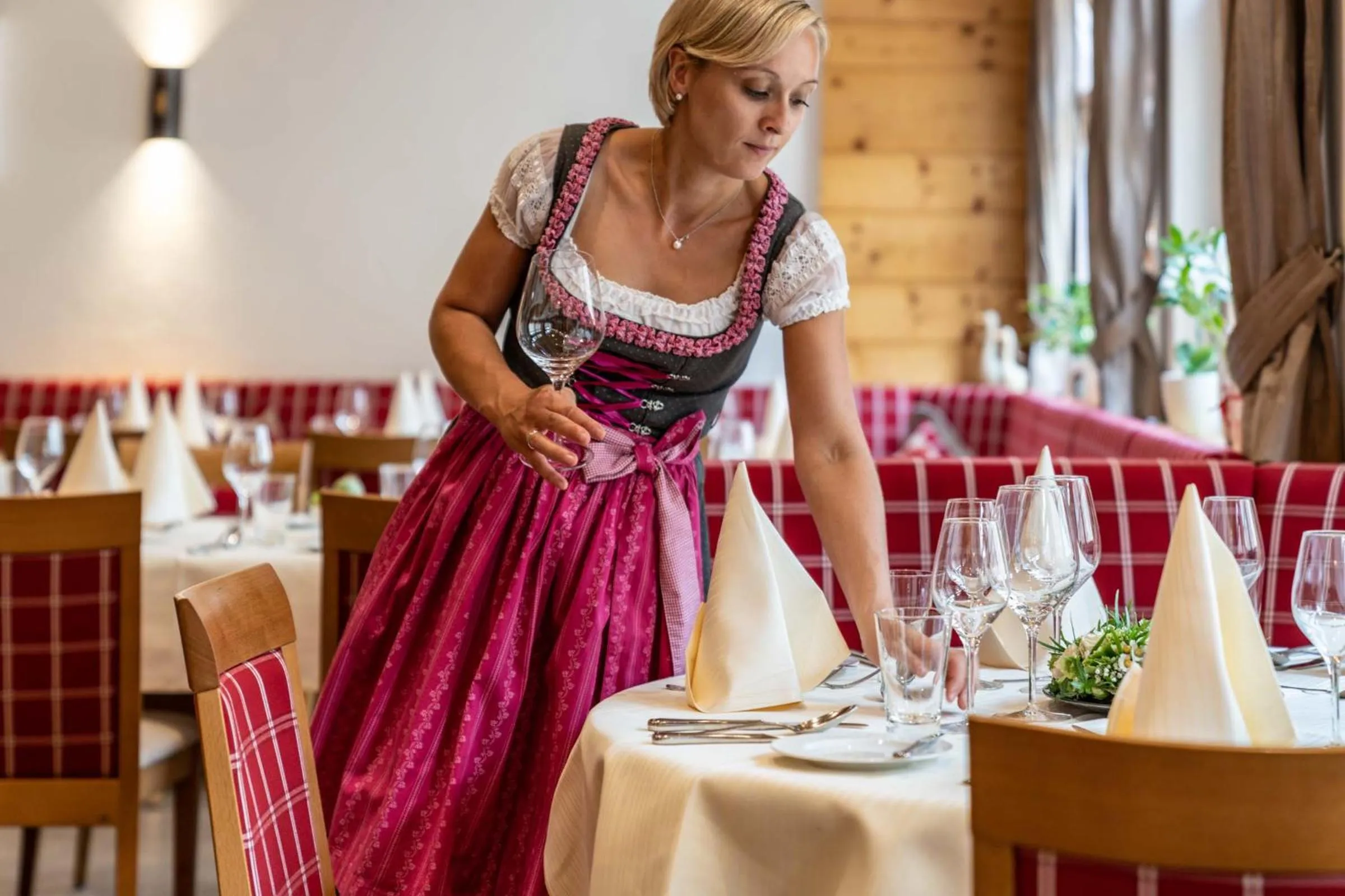Family in Hotel Restaurant Sonne