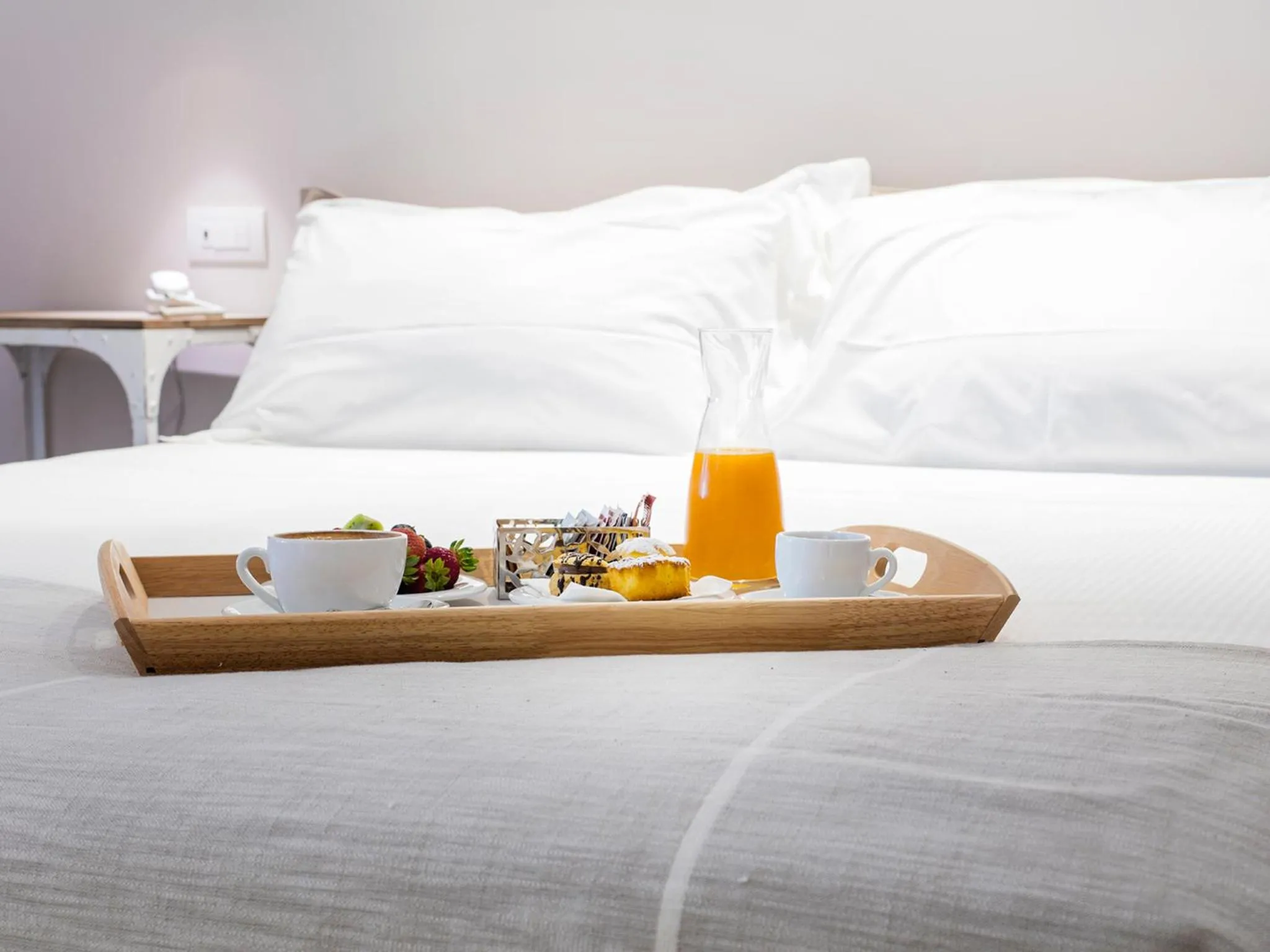 Food, Bed in Manè Boutique Hotel