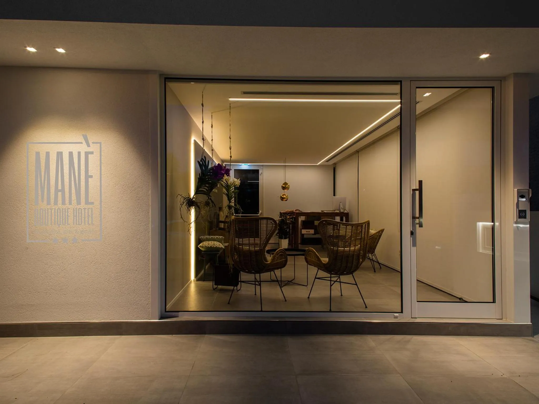 Facade/entrance in Manè Boutique Hotel