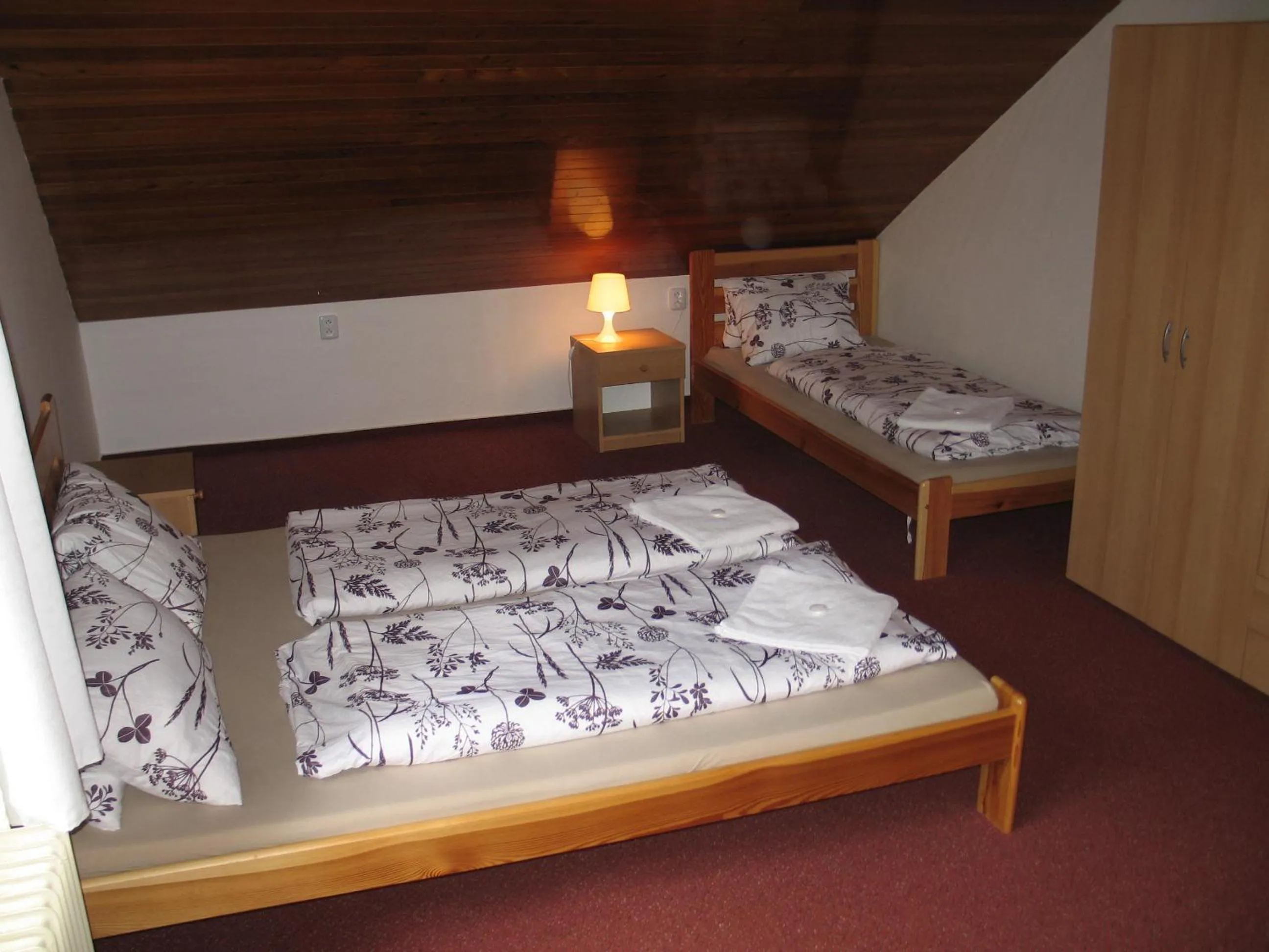 Bed in Hotel Rohanov