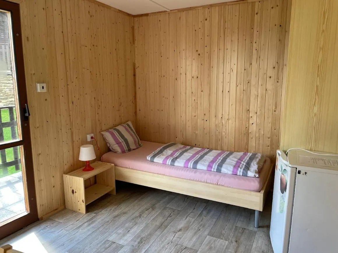 Bed in Hotel Rohanov