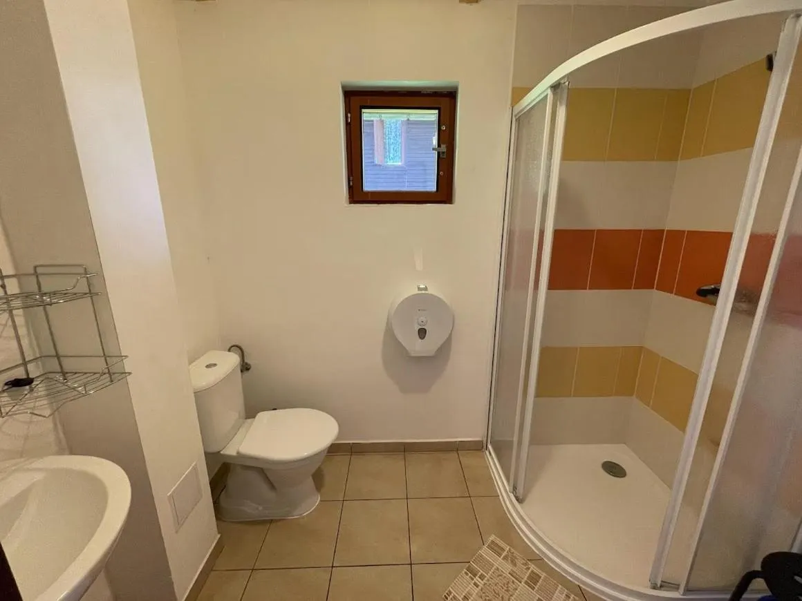 Shower in Hotel Rohanov