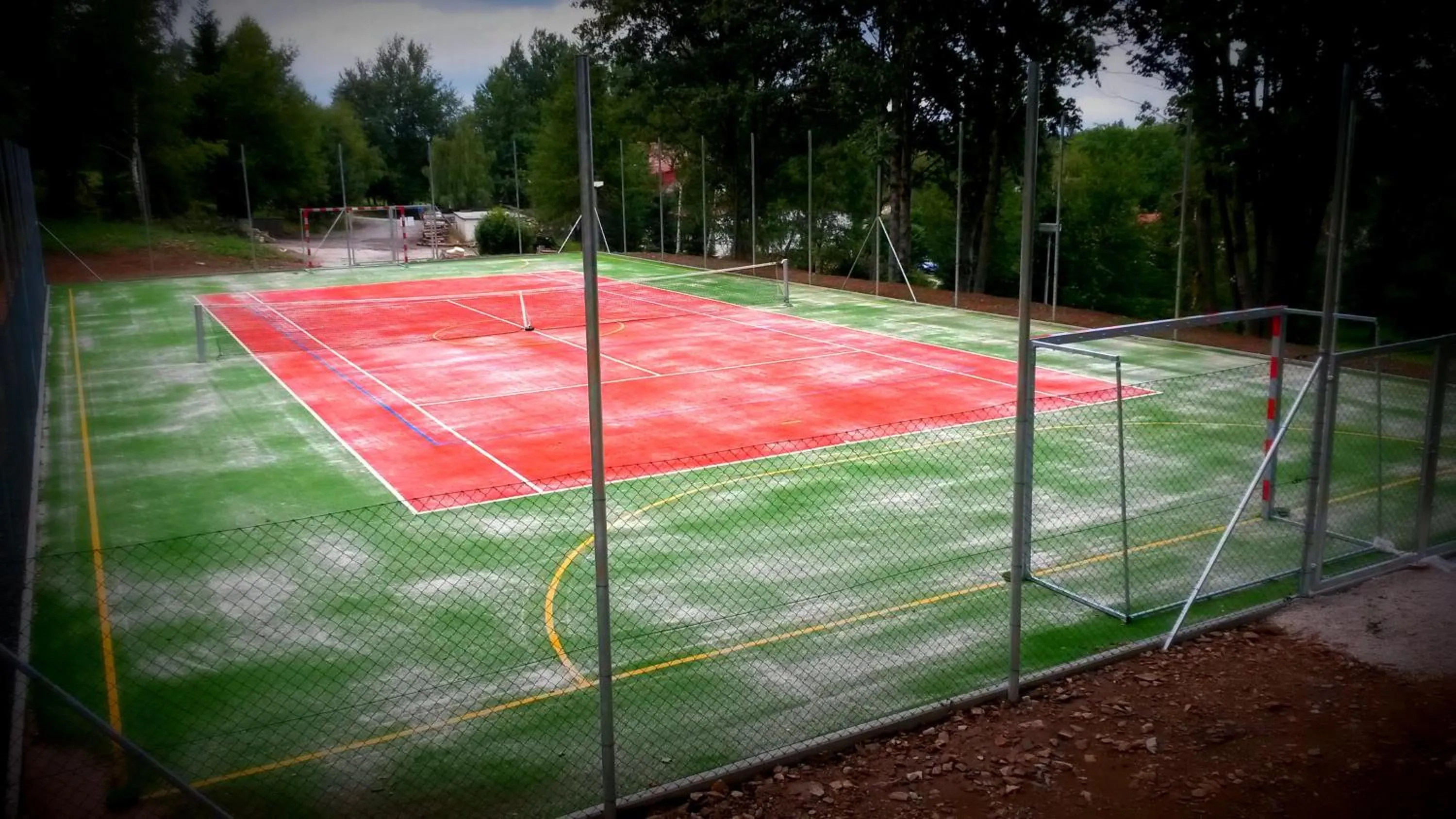 Tennis court in Hotel Rohanov