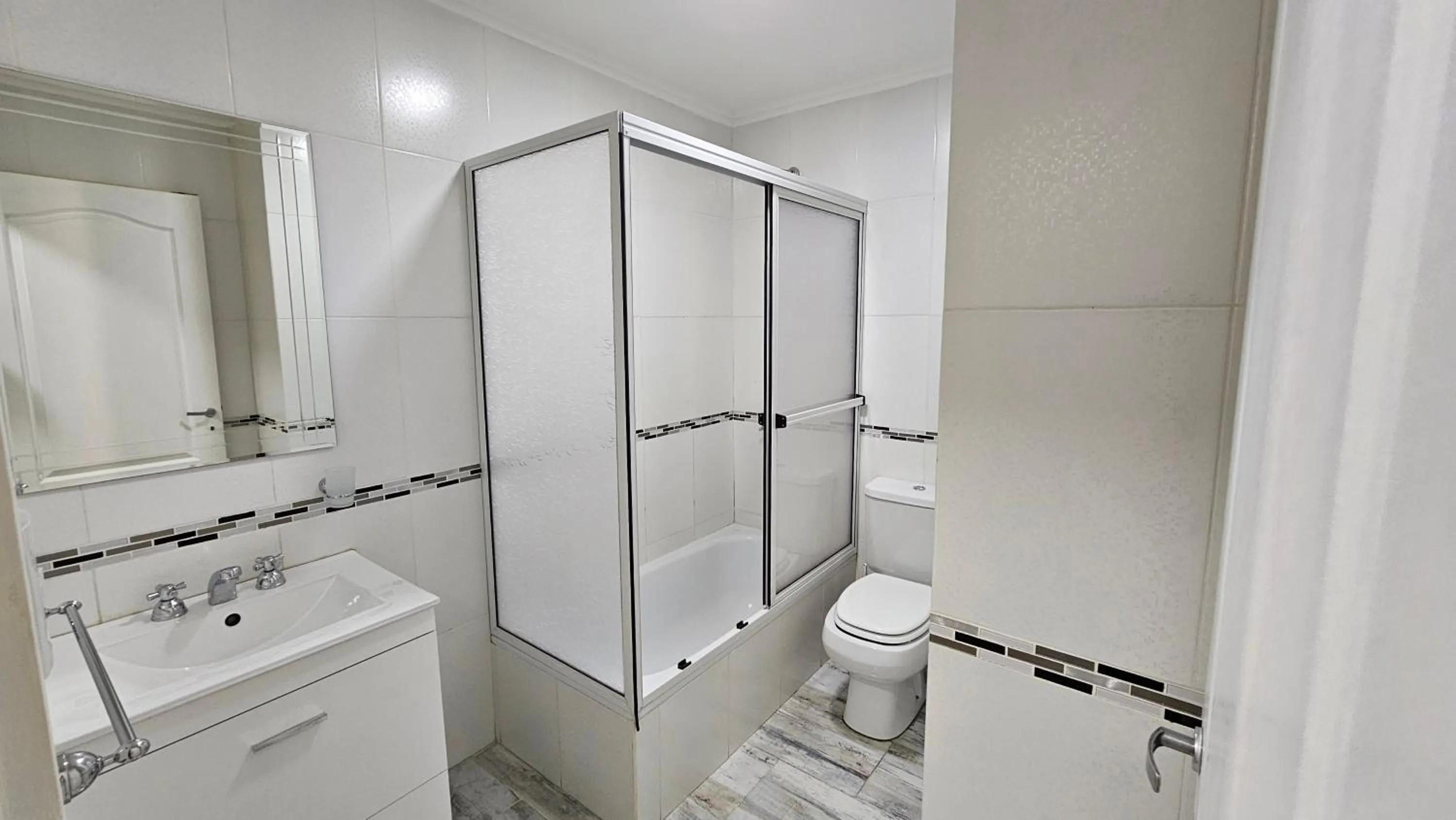 Shower in CONDOR Patagonia Aparts