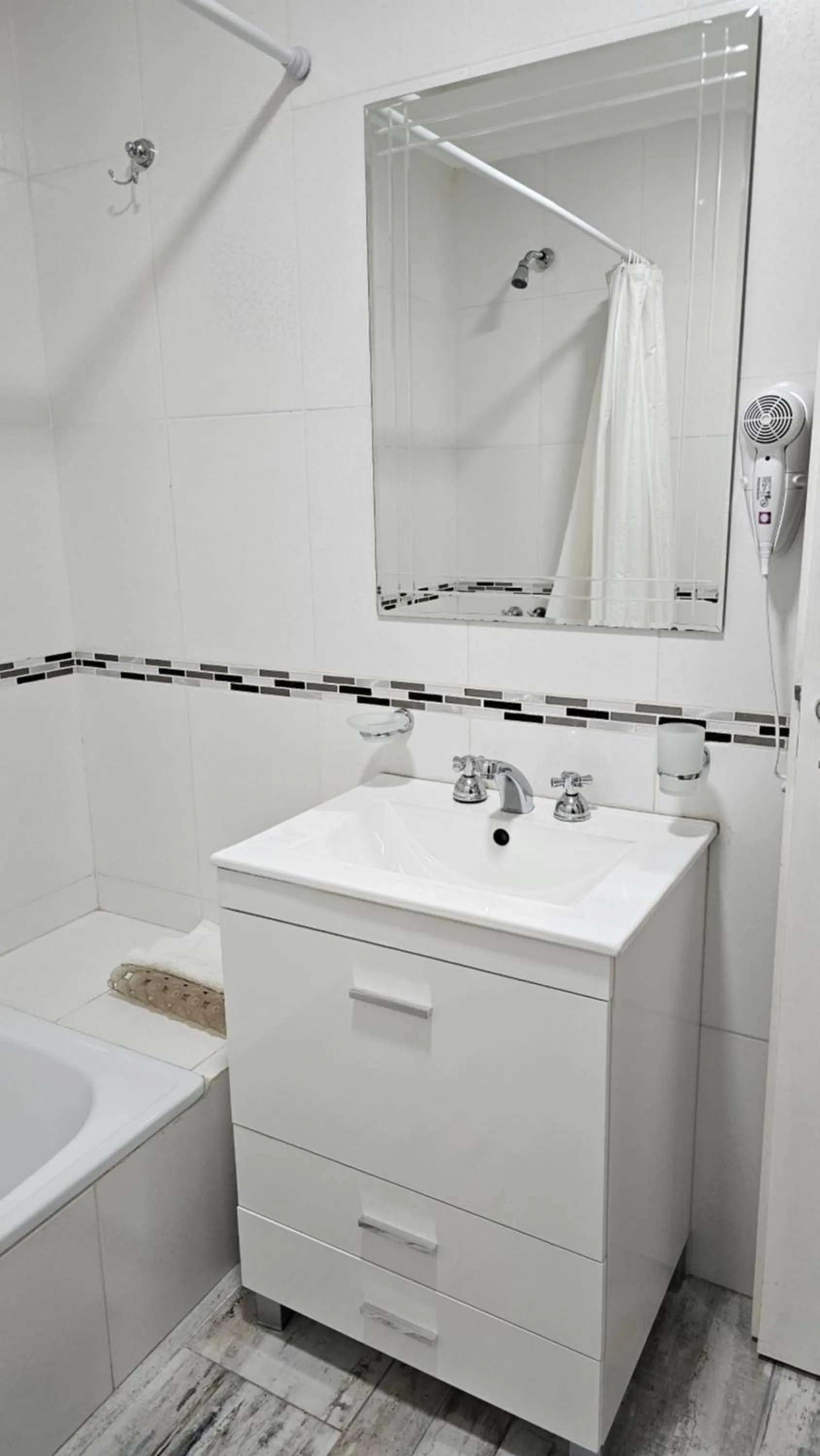 Shower in CONDOR Patagonia Aparts