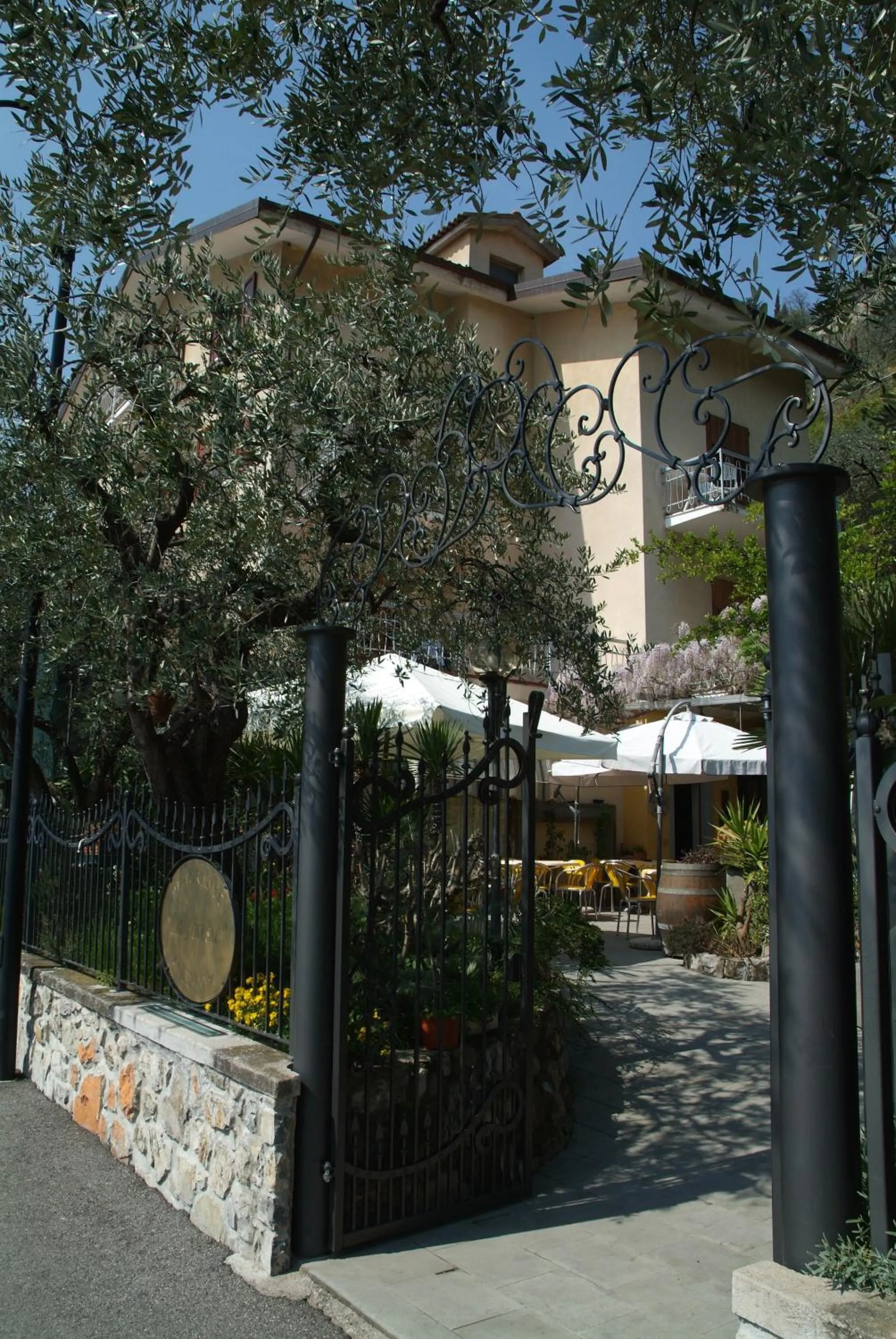 Facade/entrance in La Foresta Monteisola