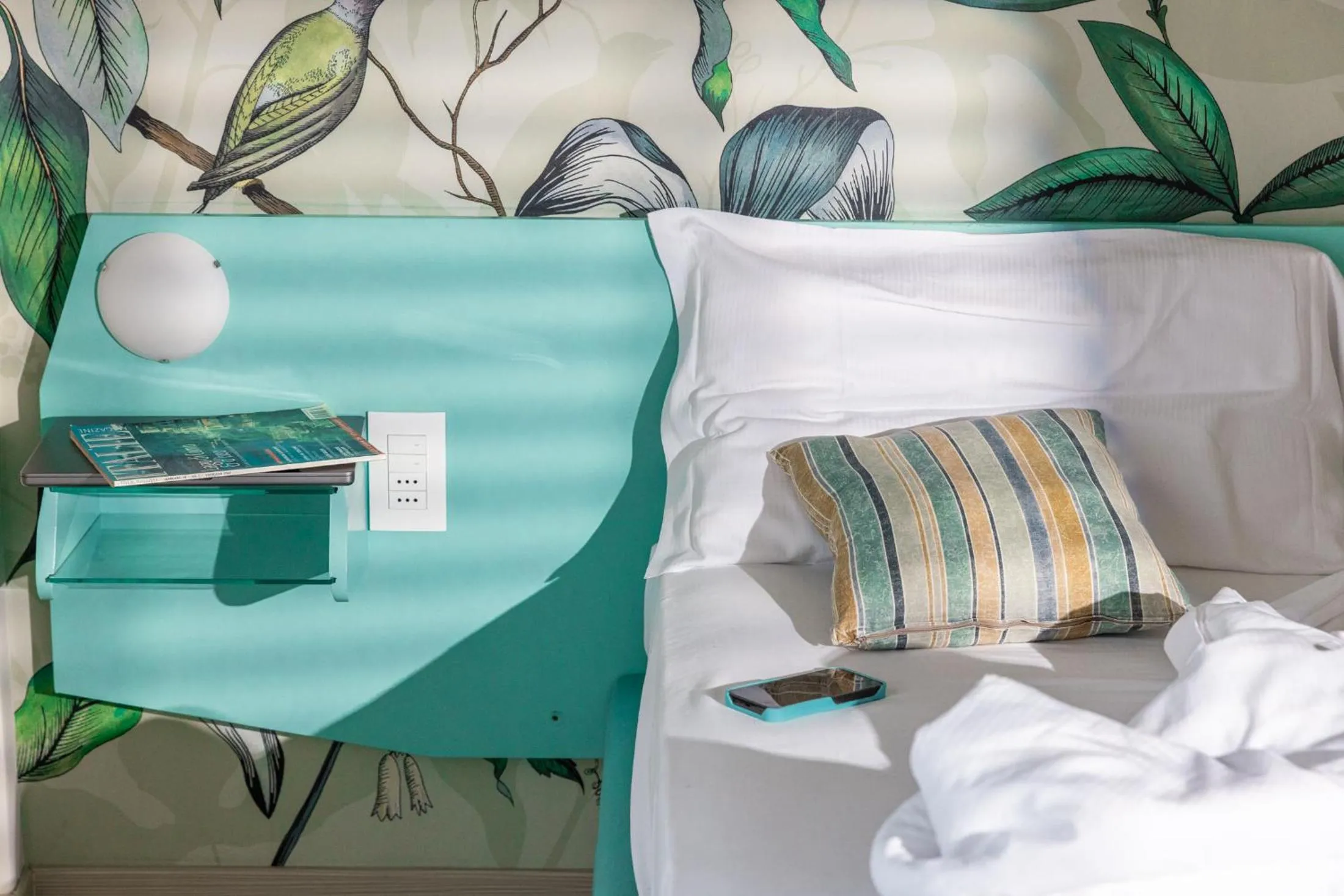 Bed in La Foresta Monteisola