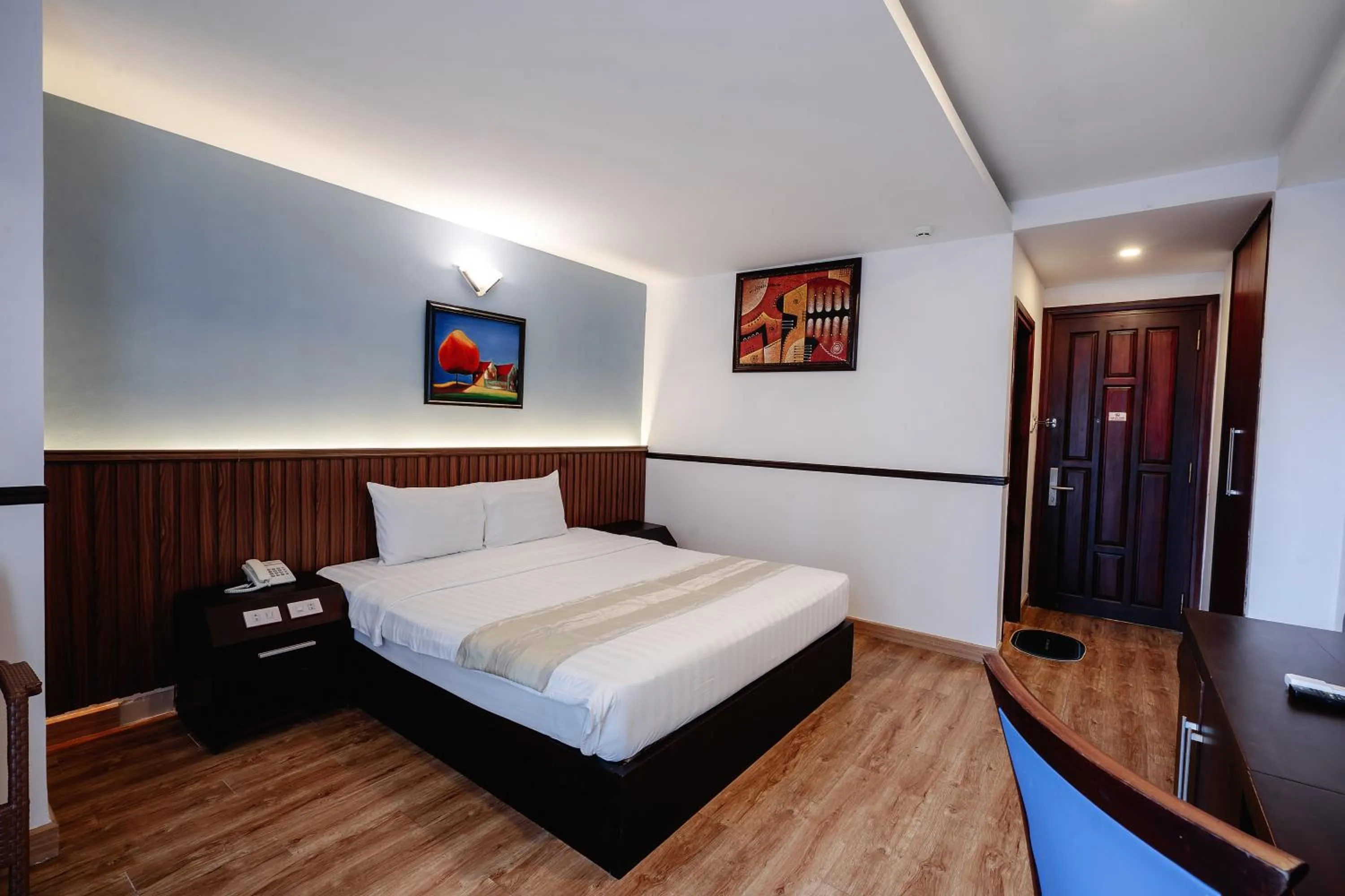 Bedroom, Bed in King Hotel