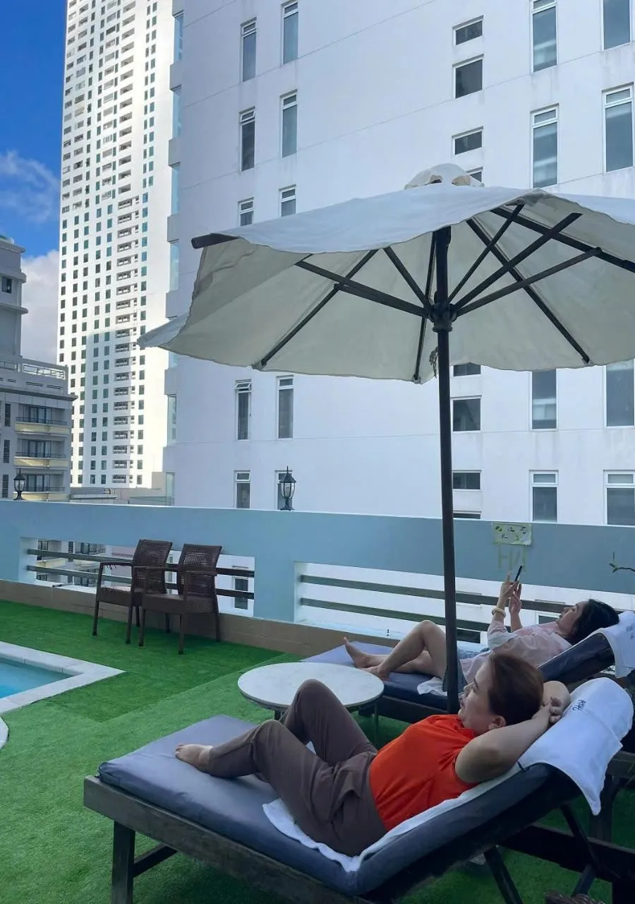 Swimming pool in King Hotel