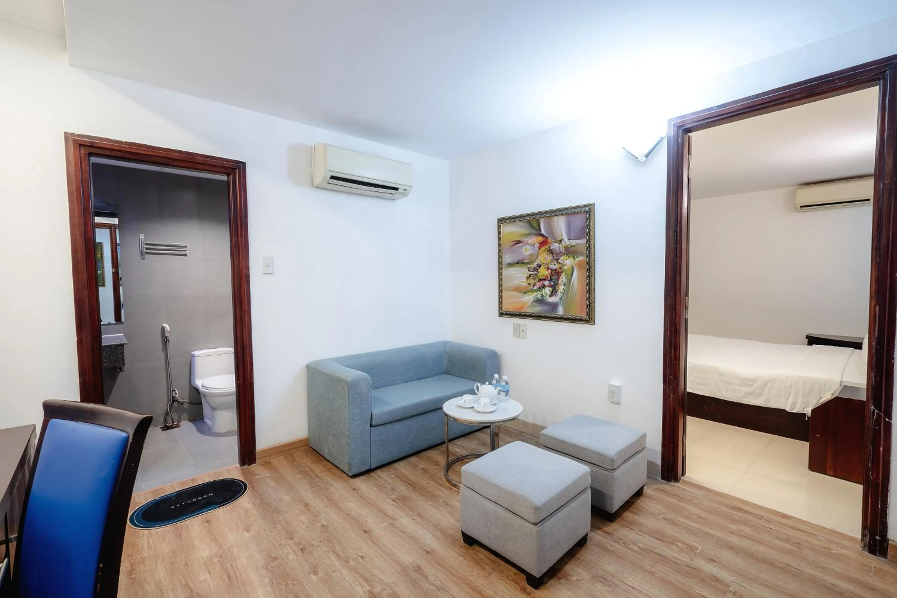 Living room, Bed in King Hotel