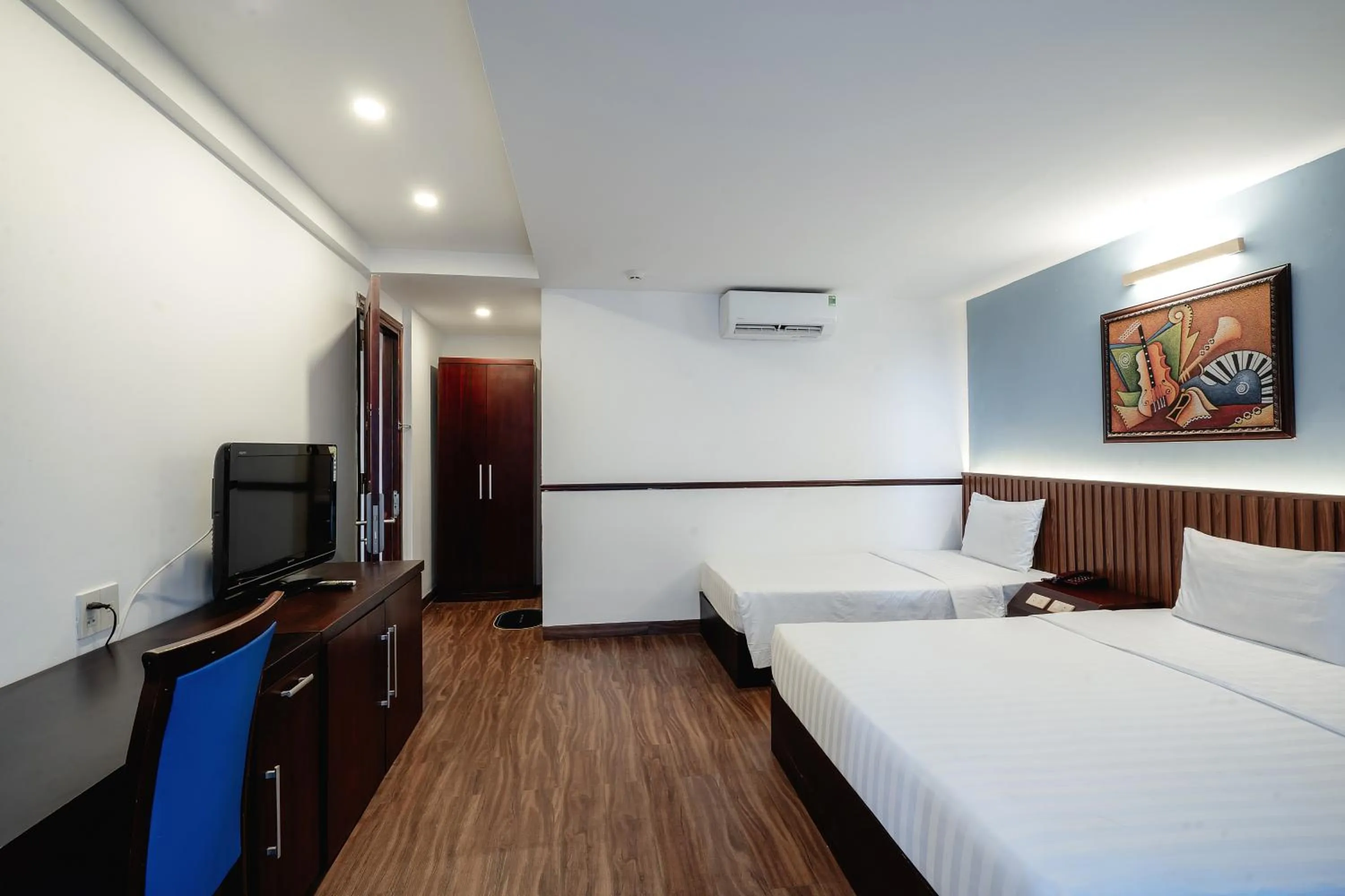 Bedroom, Bed in King Hotel