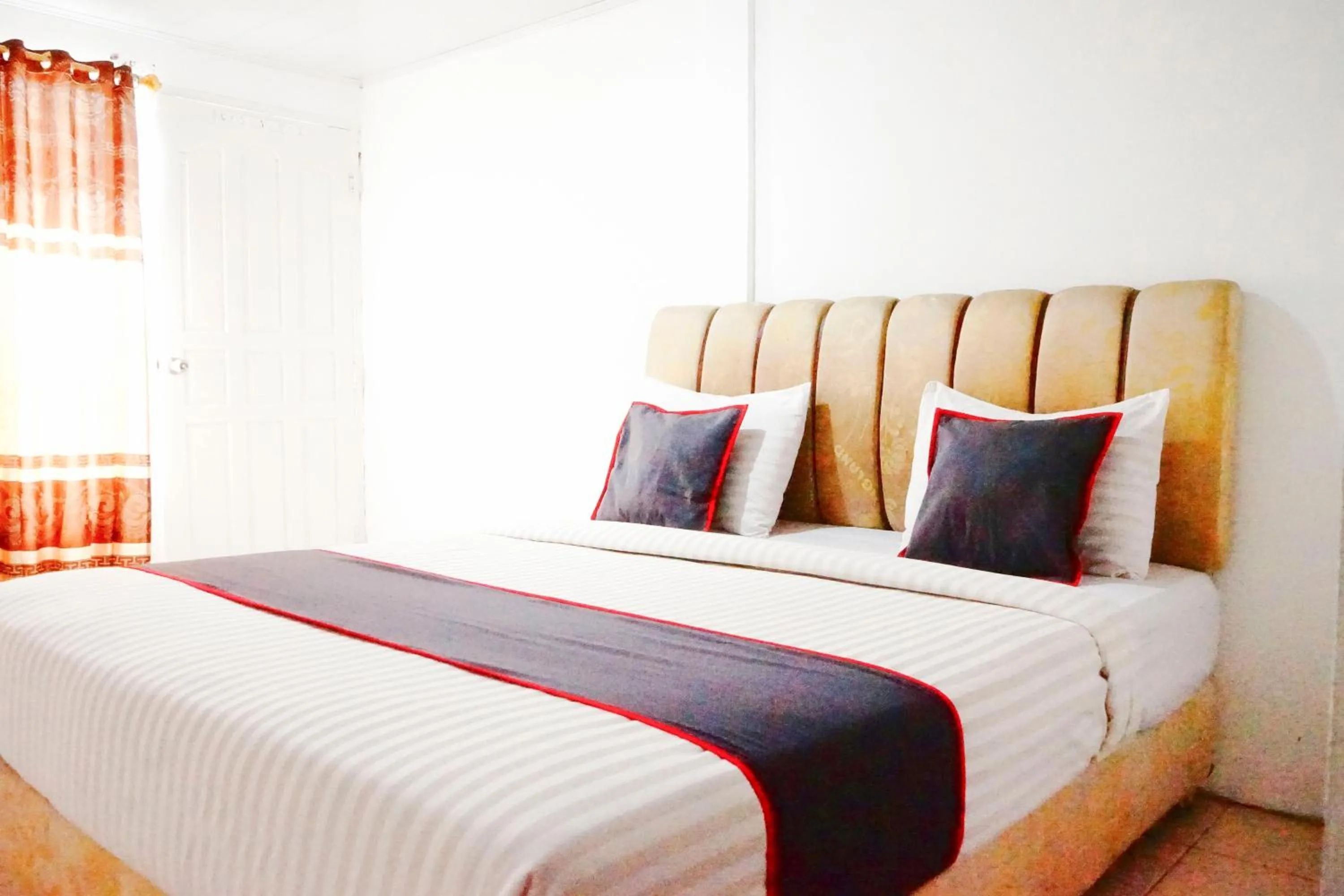 Bedroom, Bed in Hotel O Padang City Center Near Pantai Padang Formerly Hotel Siti Nurbaya