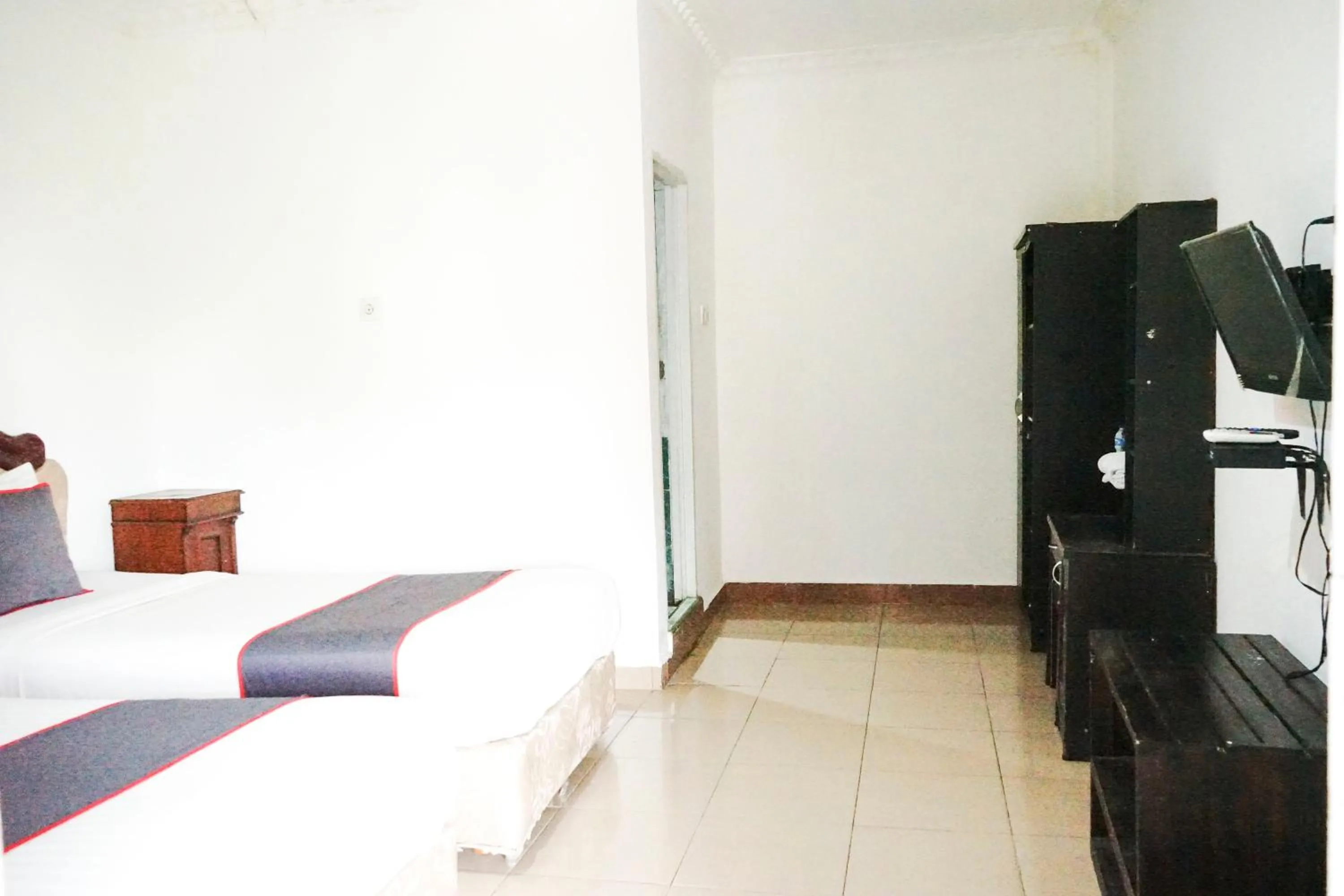 Bedroom, Bed in Hotel O Padang City Center Near Pantai Padang Formerly Hotel Siti Nurbaya