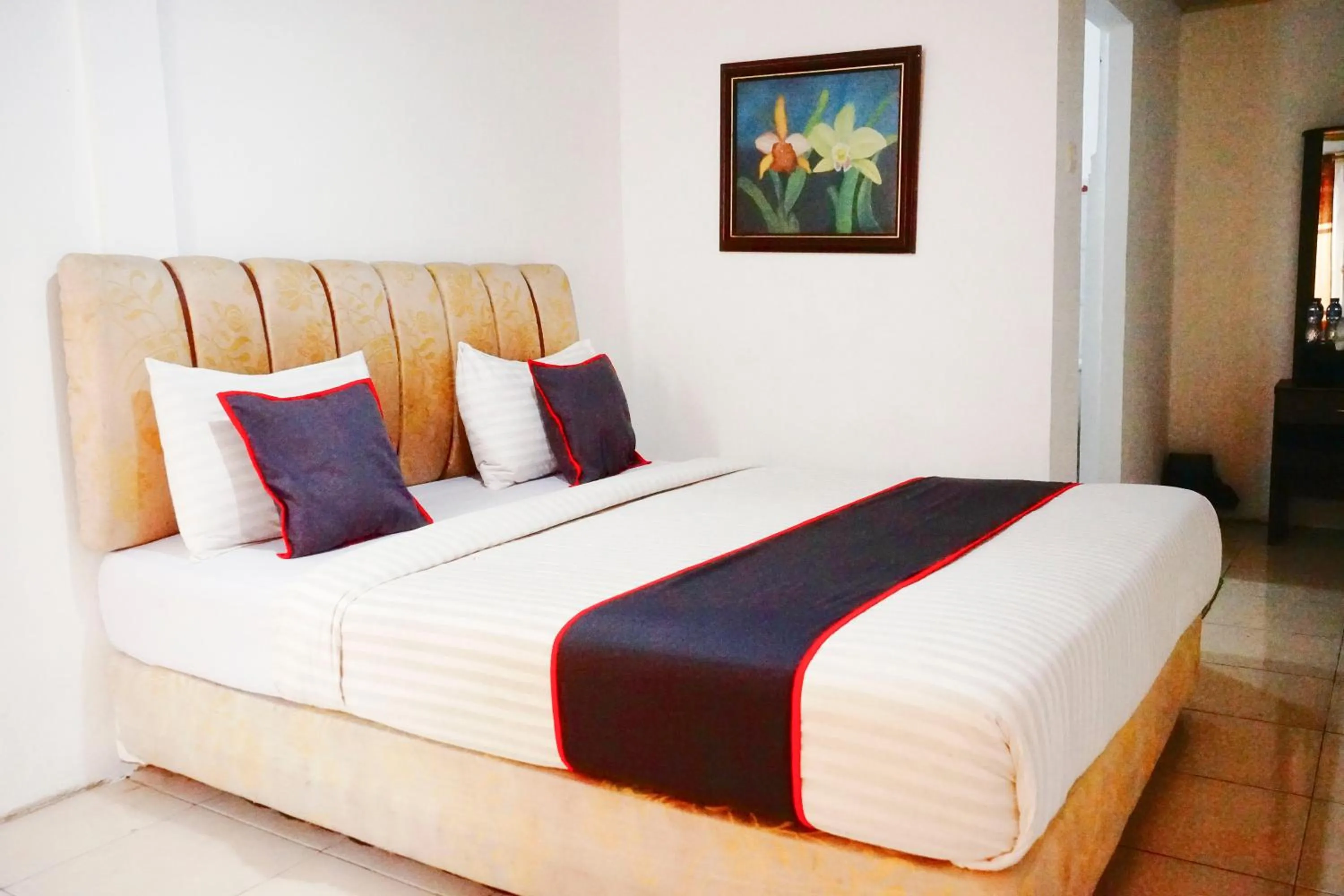 Bedroom, Bed in Hotel O Padang City Center Near Pantai Padang Formerly Hotel Siti Nurbaya