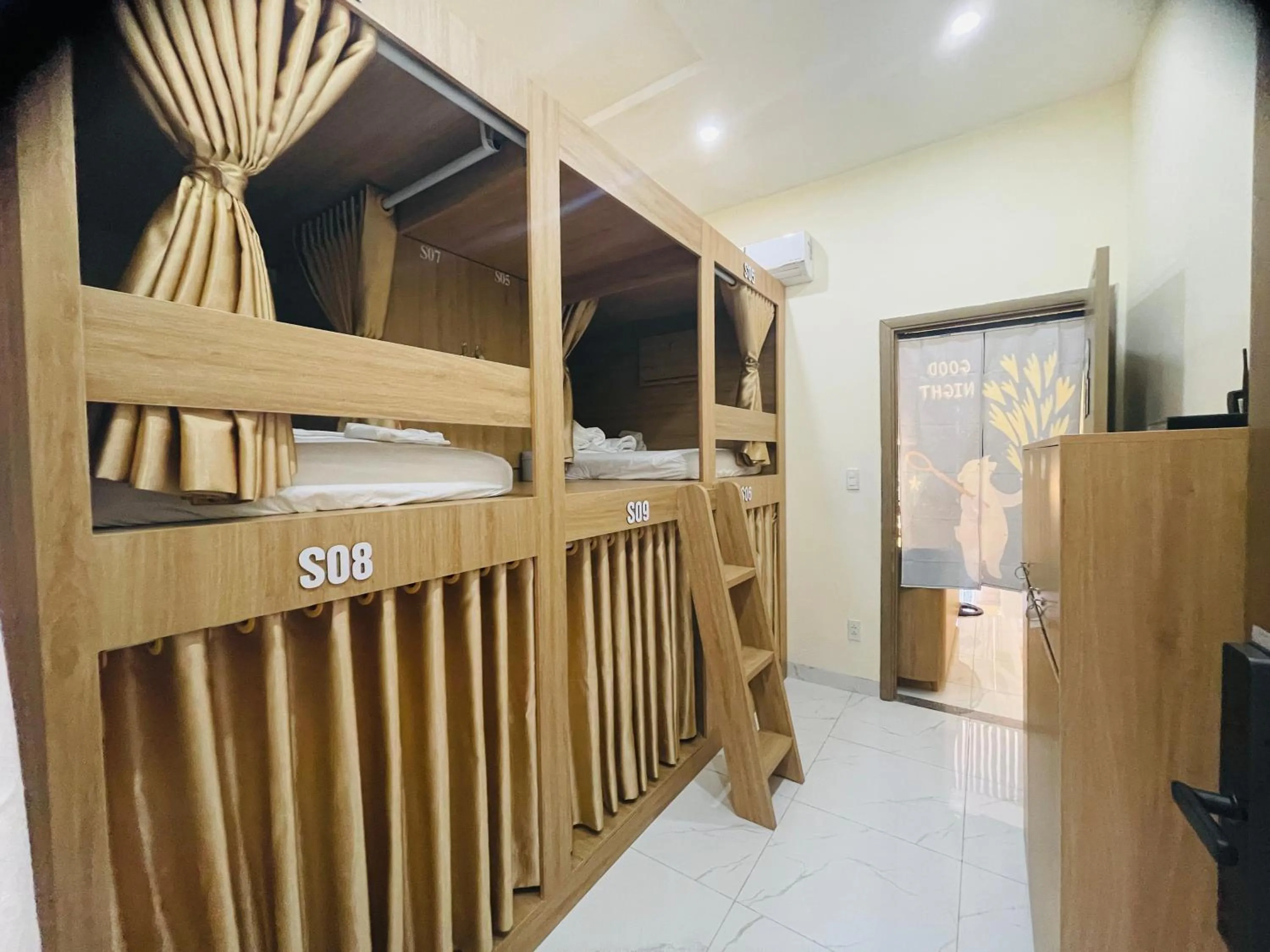 Bedroom in Basic Guest House Hải Phòng