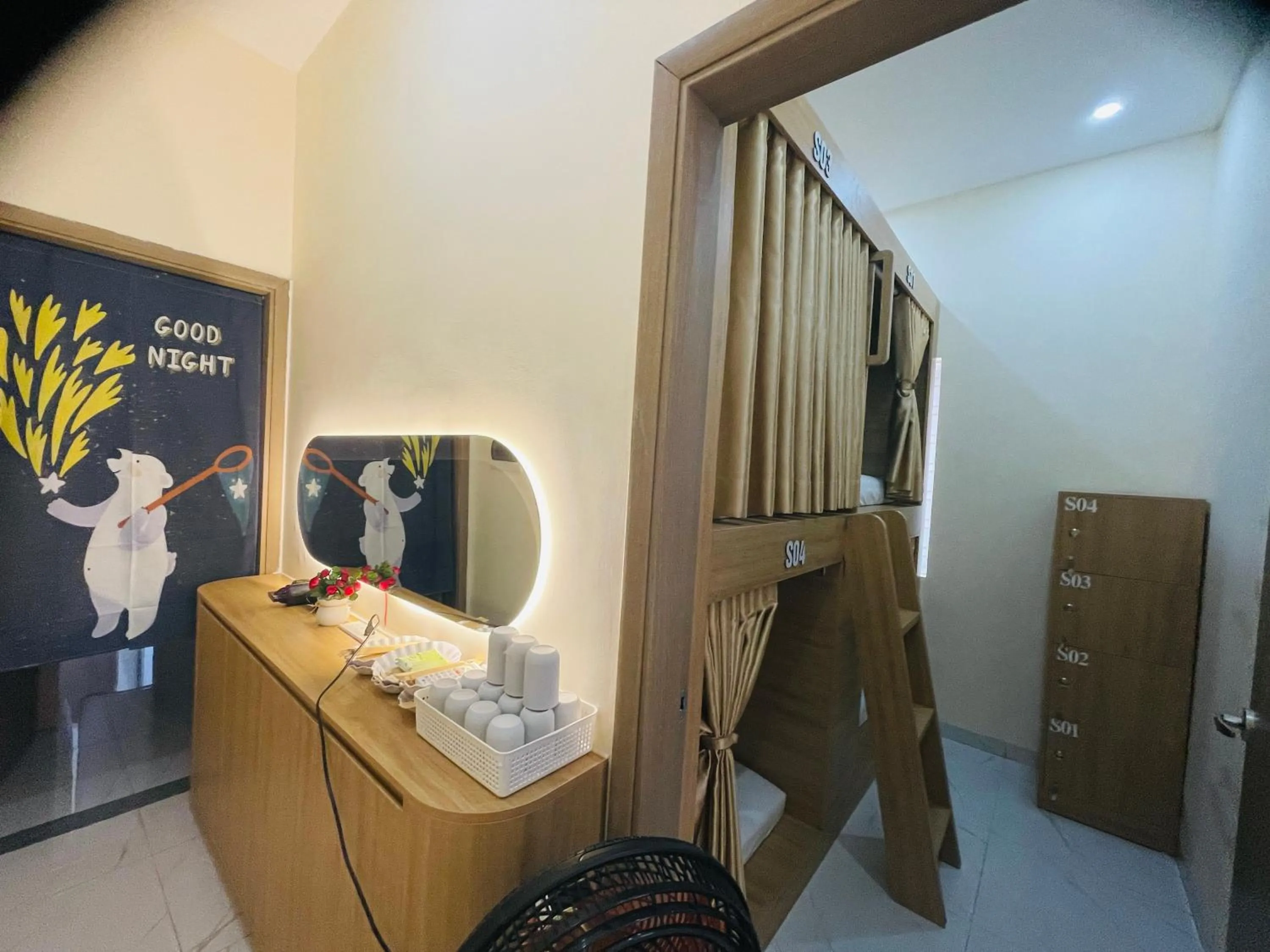 hair dresser in Basic Guest House Hải Phòng