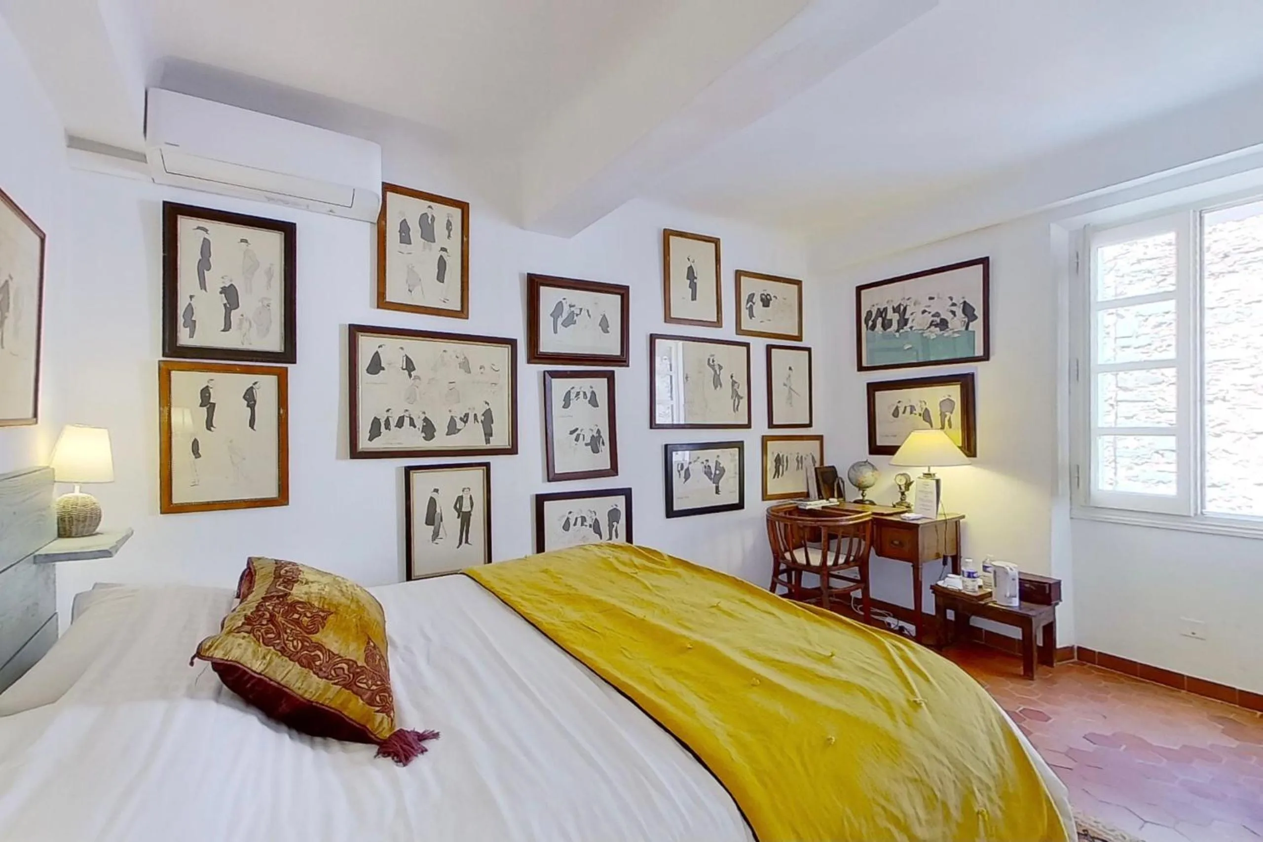 Photo of the whole room in La Maison du Prince