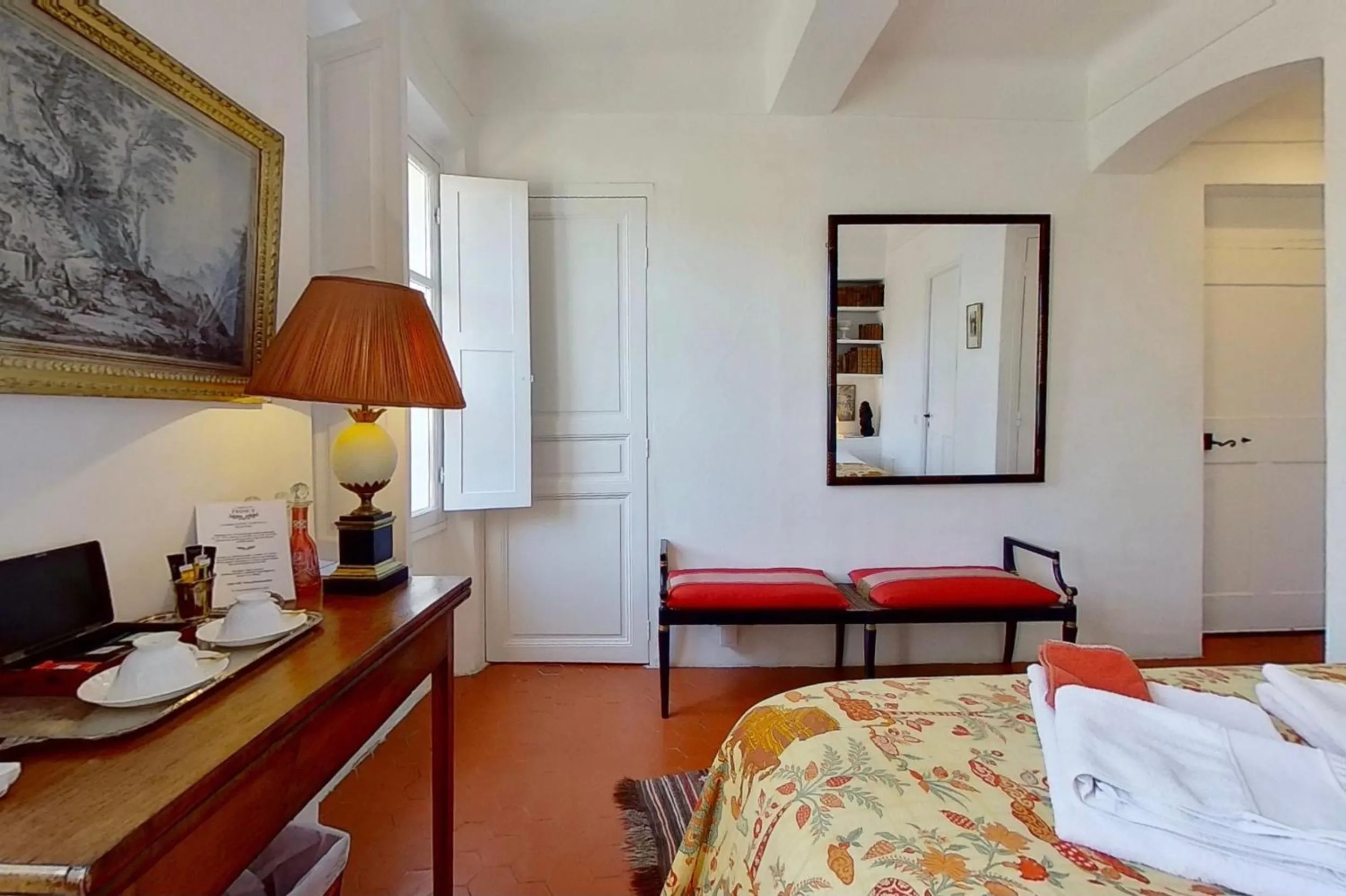 Bedroom in La Maison du Prince