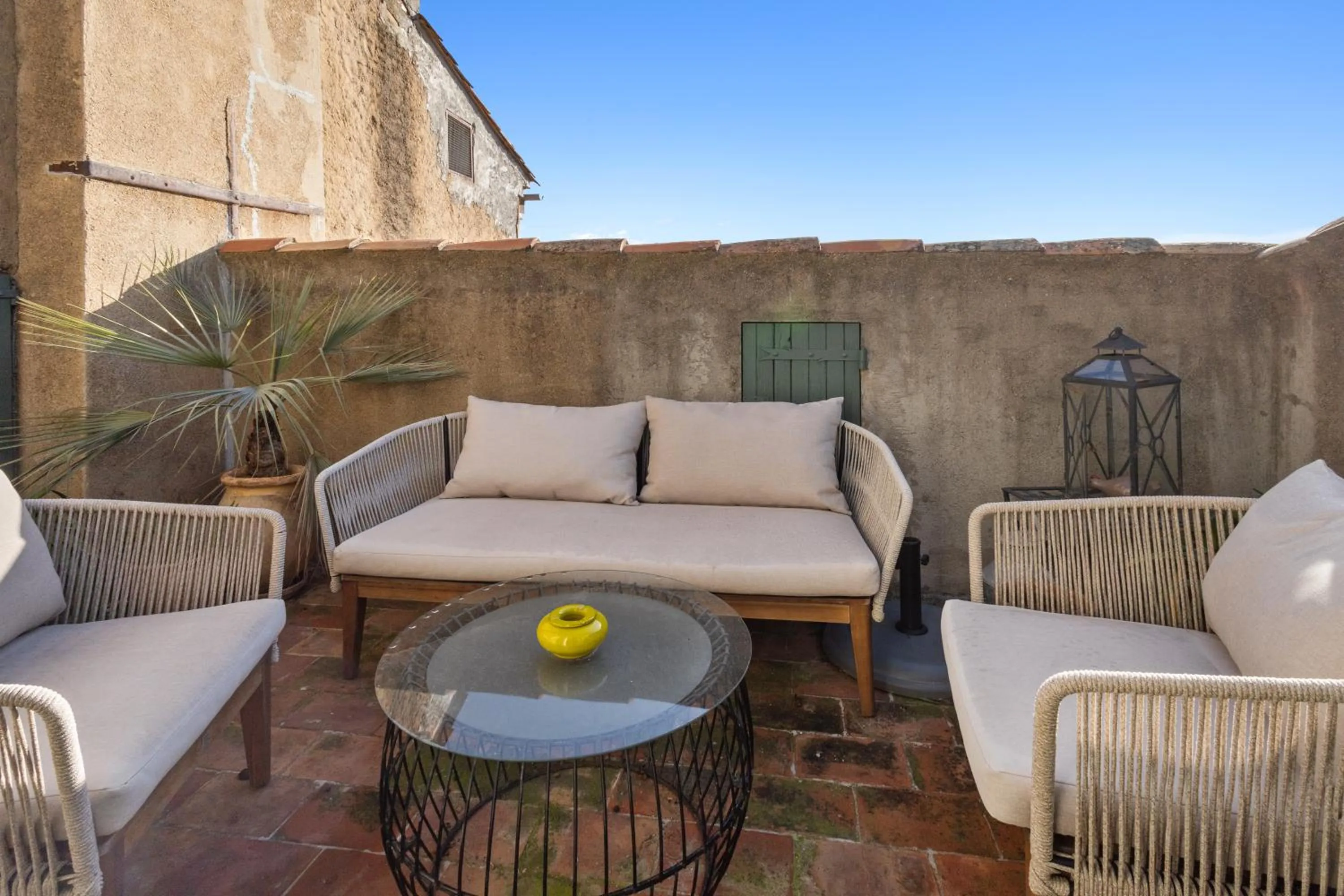 Patio in La Maison du Prince