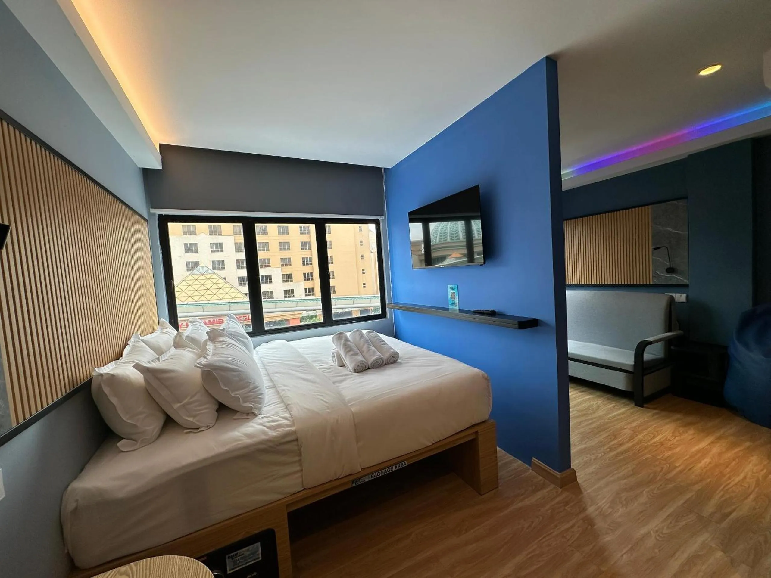 Bed in Blue Lagoon At Bandar Sunway