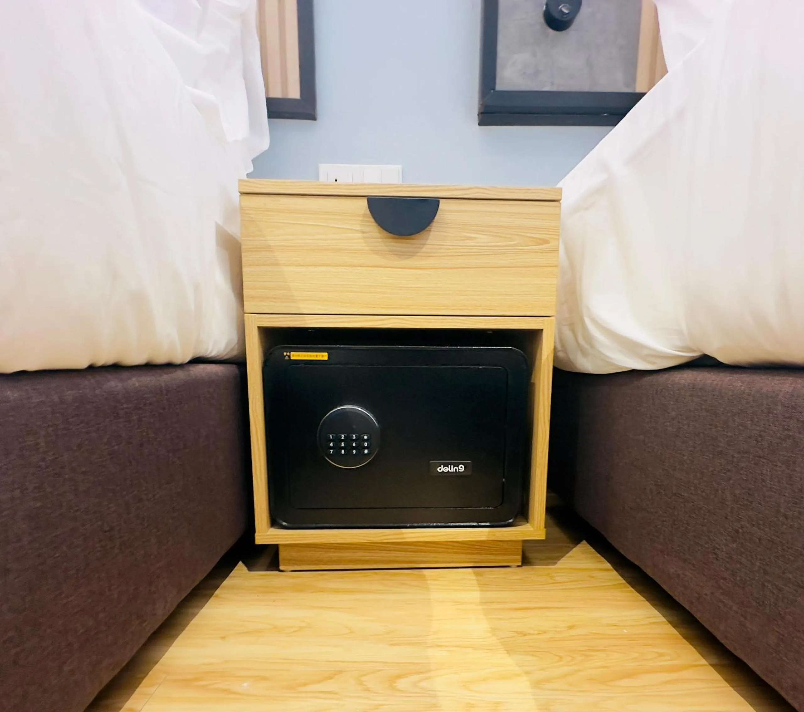 microwave, Bed in Blue Lagoon At Bandar Sunway