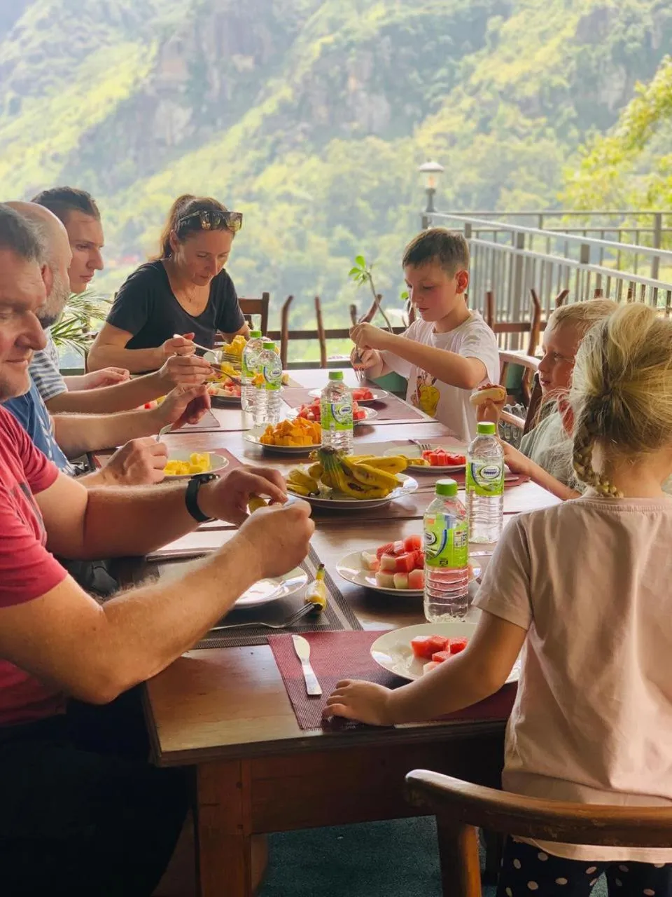 Restaurant/places to eat in Ella Rock Heaven