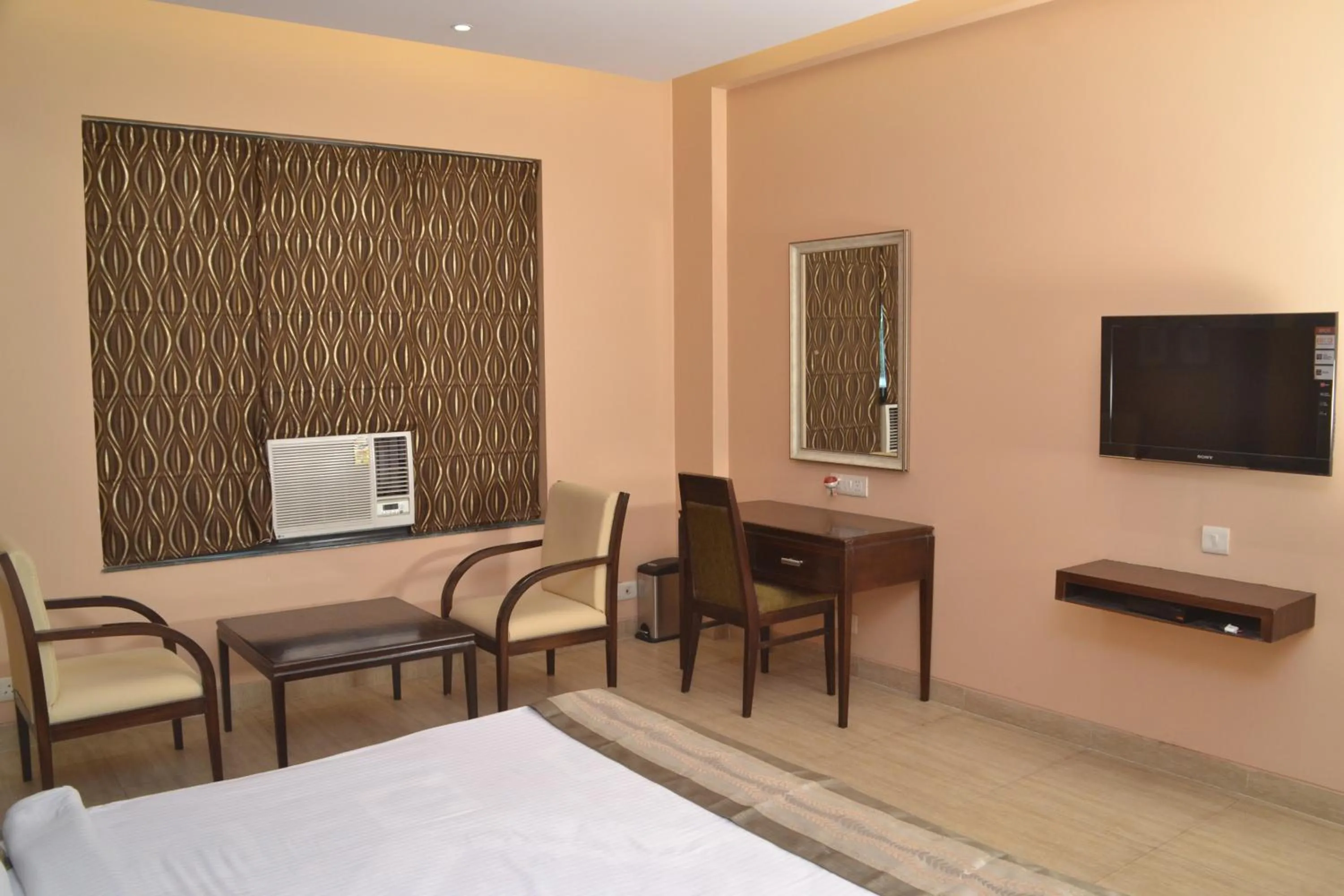 TV and multimedia, Bed in Hotel Shrinath Palace