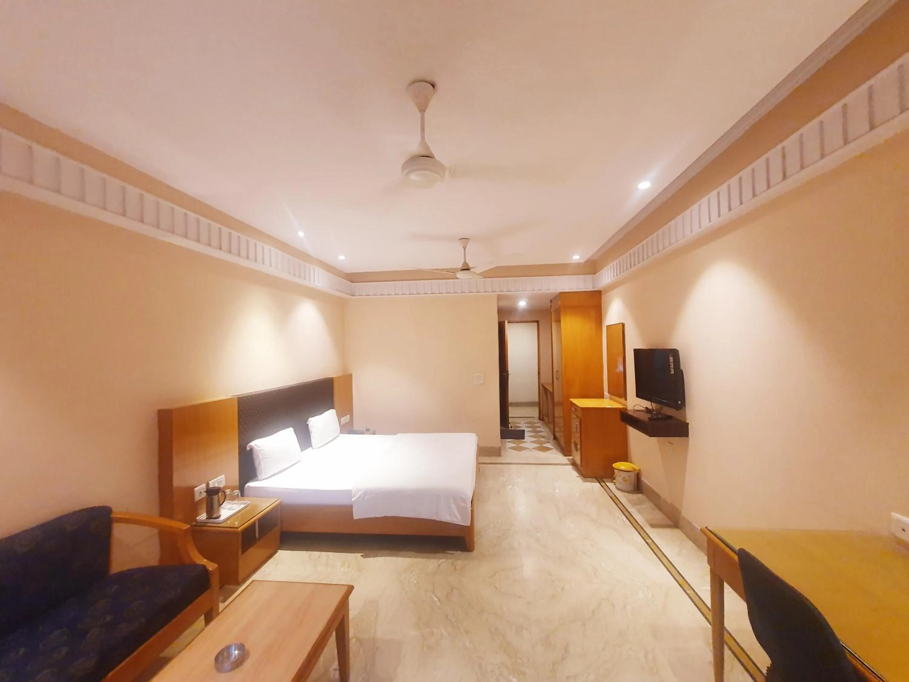 Bedroom, Bed in Hotel Shrinath Palace